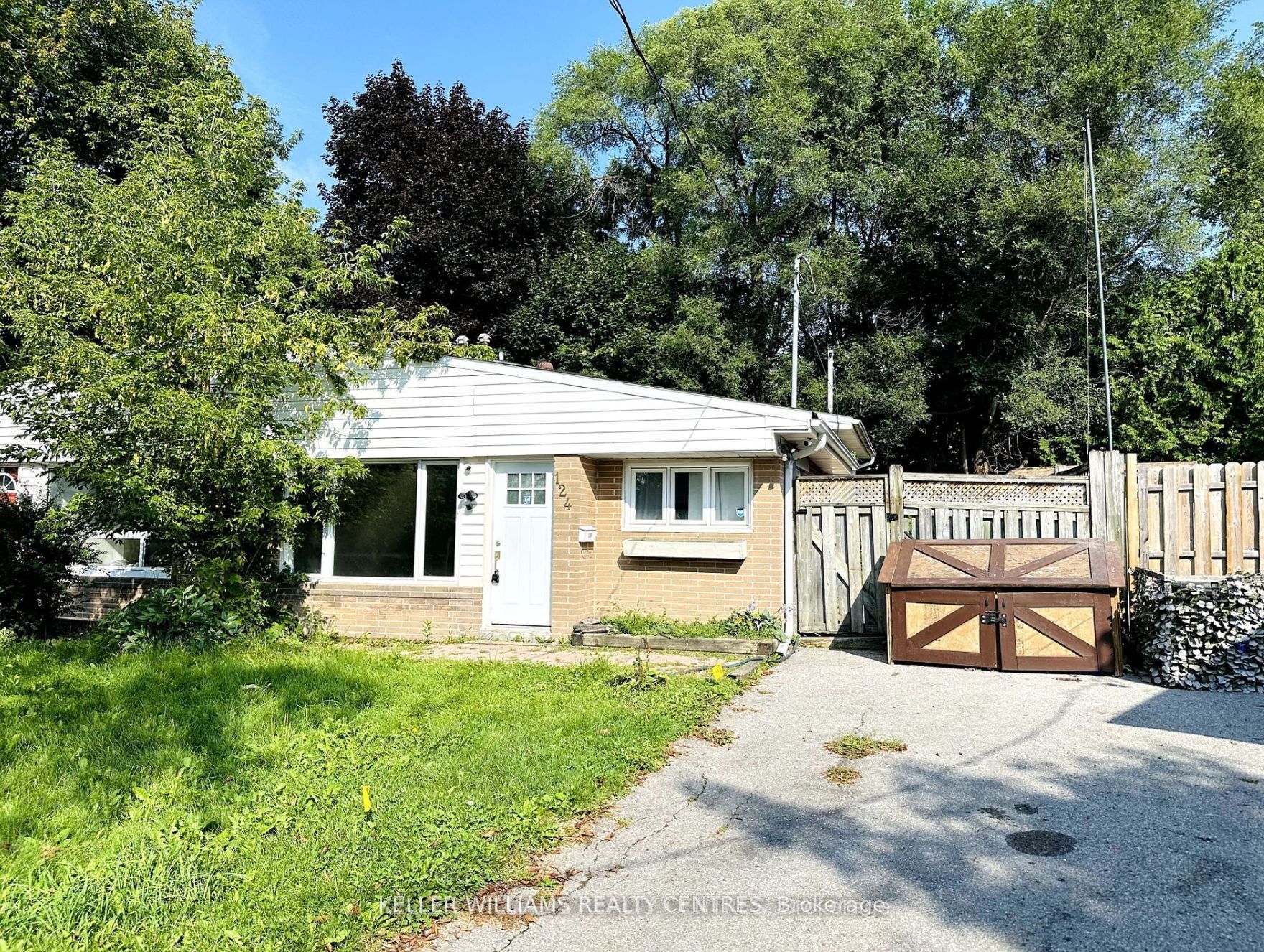 124 Longford Dr, Newmarket, Ontario, Bristol-London