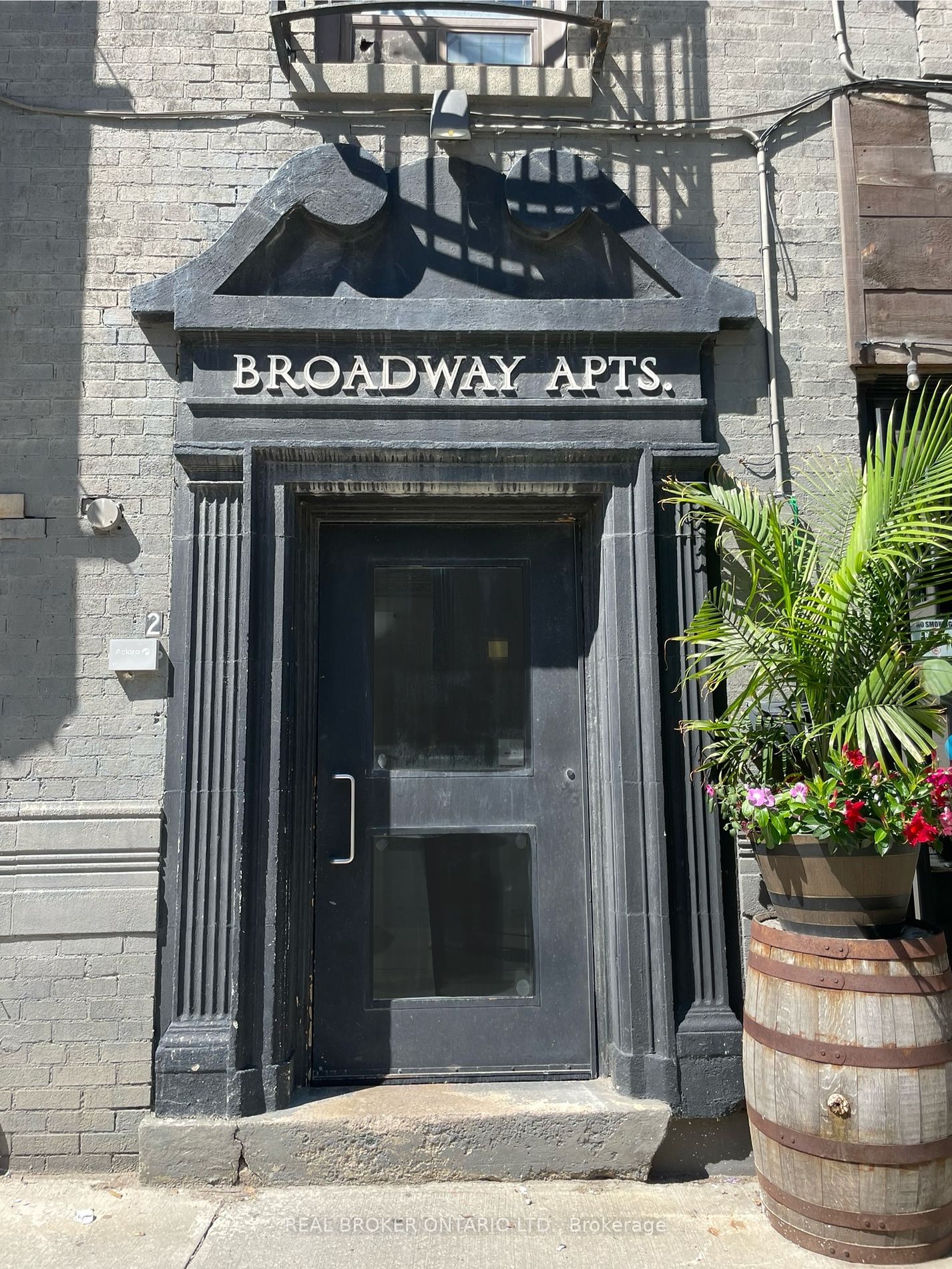 2 Broadway Ave, Toronto, Ontario, Mount Pleasant West