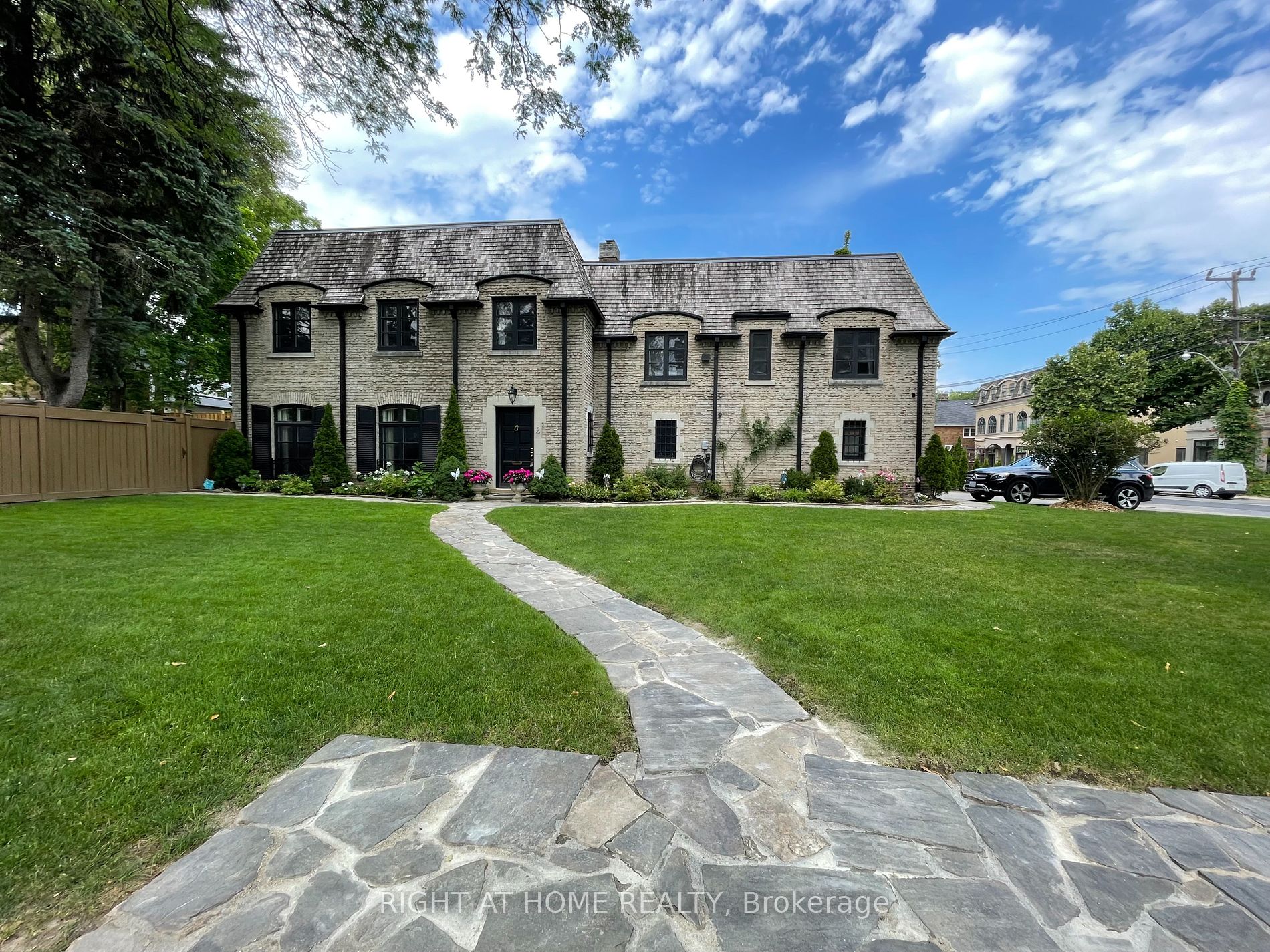 2 Chadwick Ave, Toronto, Ontario, Forest Hill South