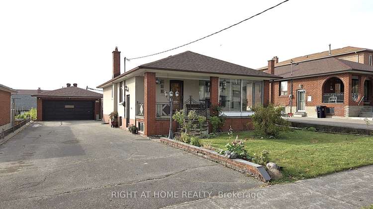 42 Montana Ave, Toronto, Ontario, Downsview-Roding-CFB