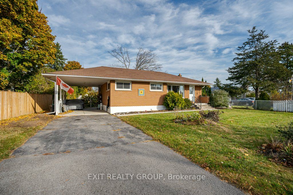 9 Bishop Blvd, Quinte West, Ontario, 