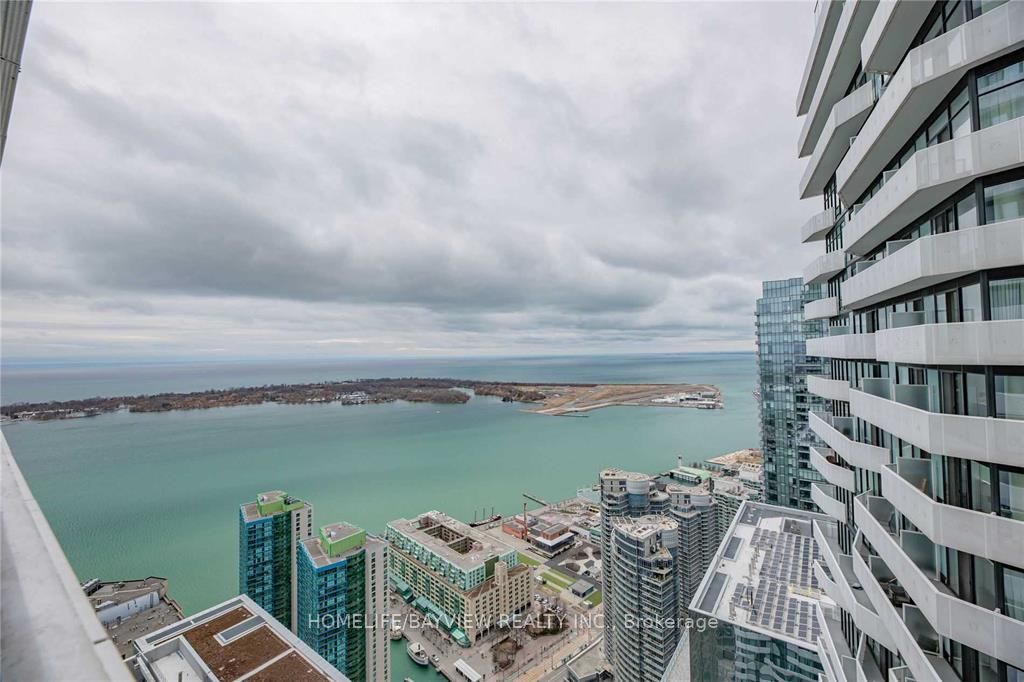 88 Harbour St, Toronto, Ontario, Waterfront Communities C1