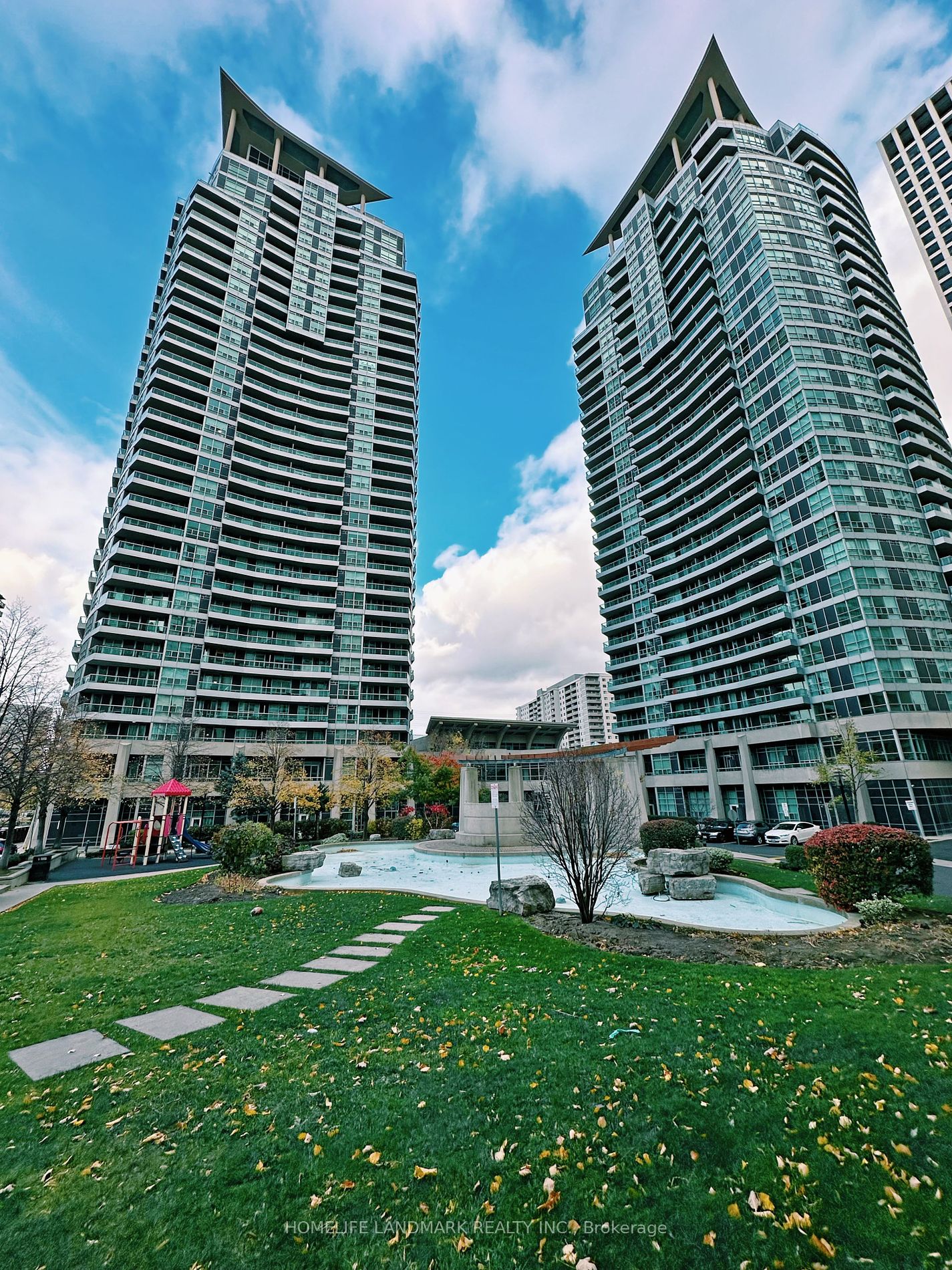 33 Elm Dr W, Mississauga, Ontario, City Centre