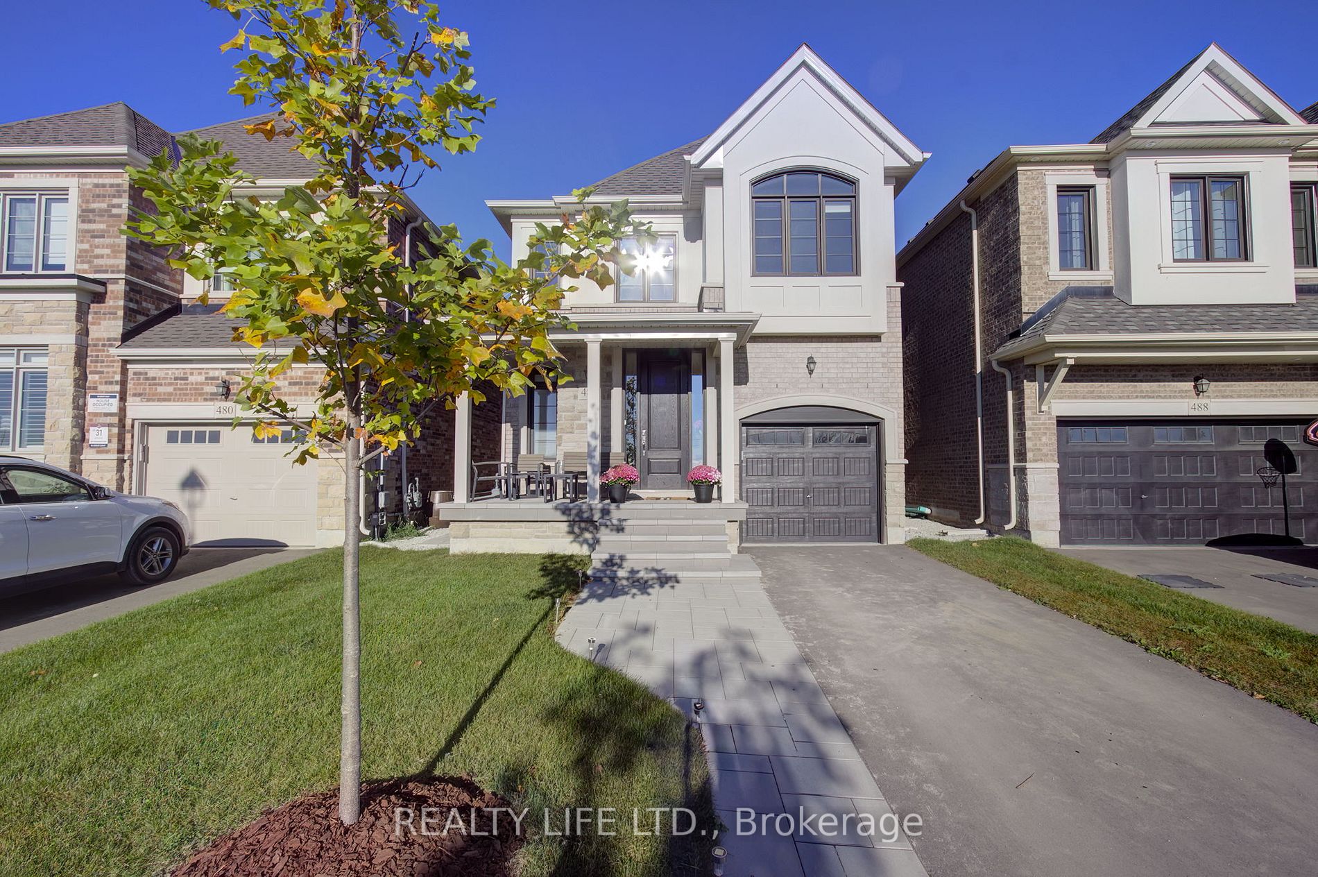 484 Thornborrow Crt, Milton, Ontario, Walker