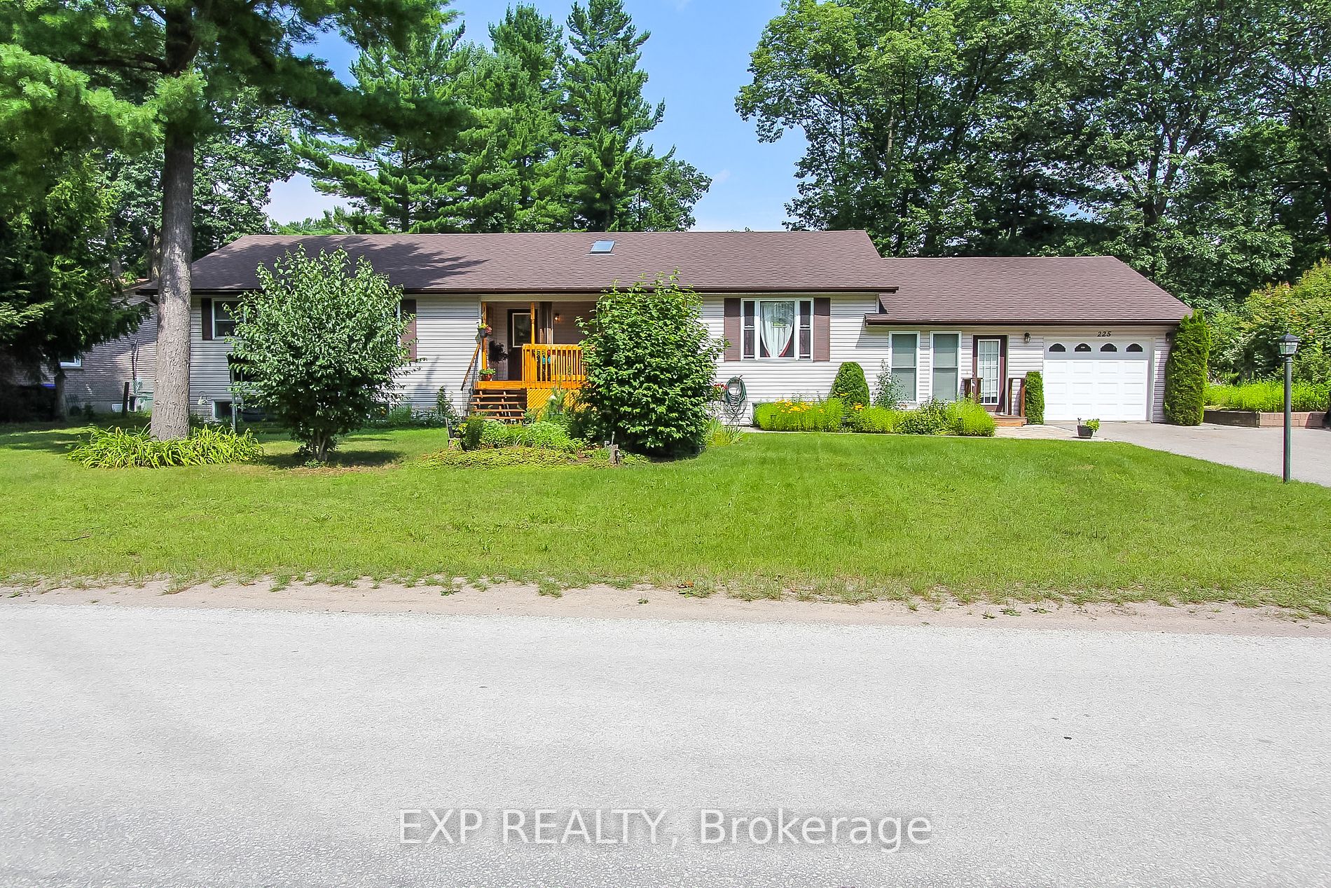 225 39th St, Wasaga Beach, Ontario, Wasaga Beach