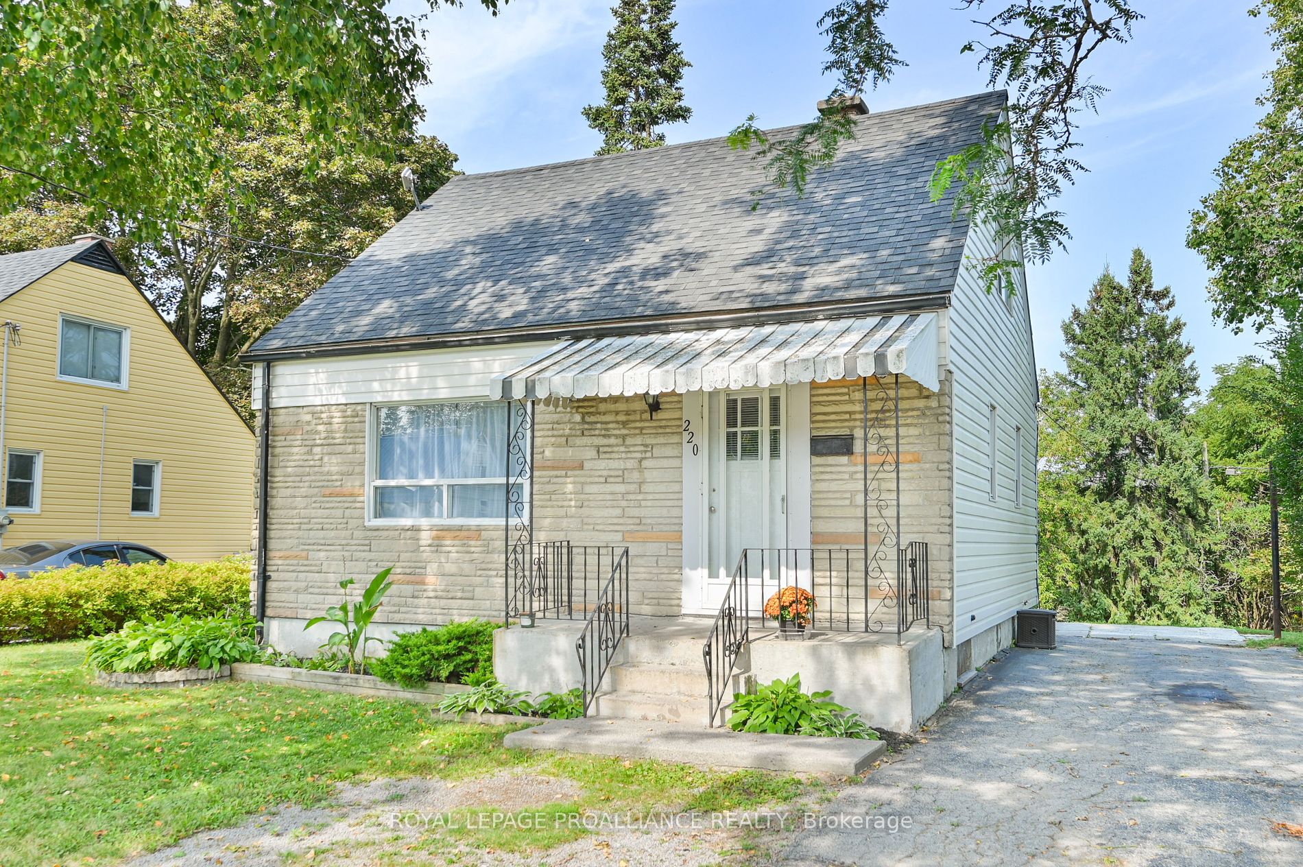 220 Pine St, Belleville, Ontario, 