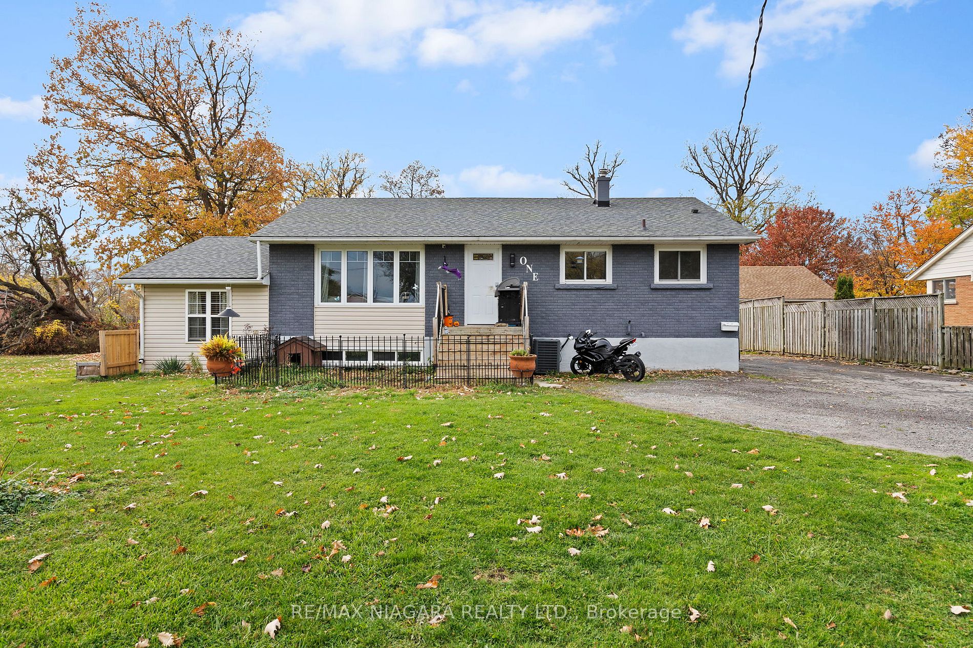 1 Woodside Dr, Port Colborne, Ontario, 