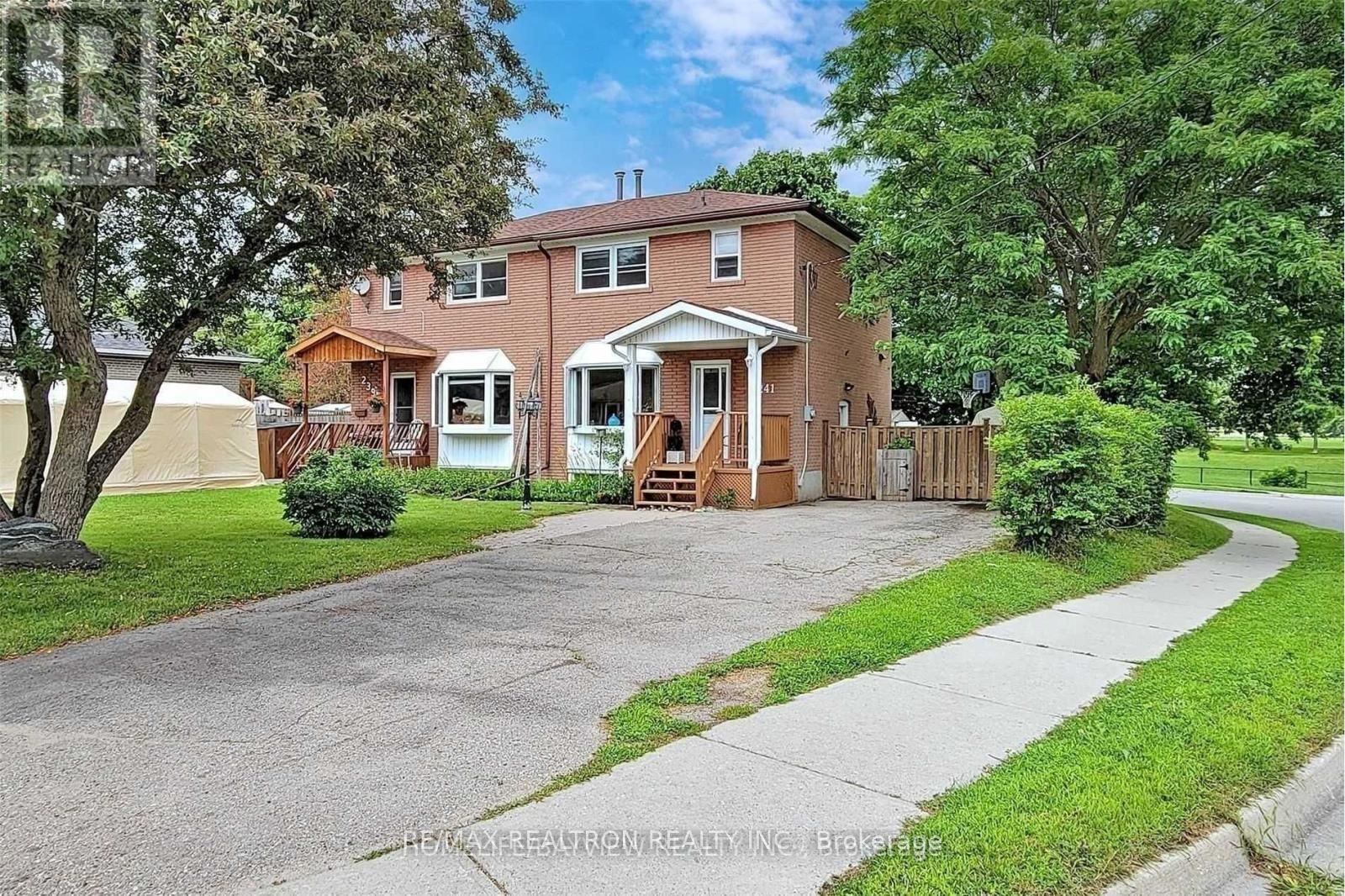 241 Septonne Ave, Newmarket, Ontario, Bristol-London