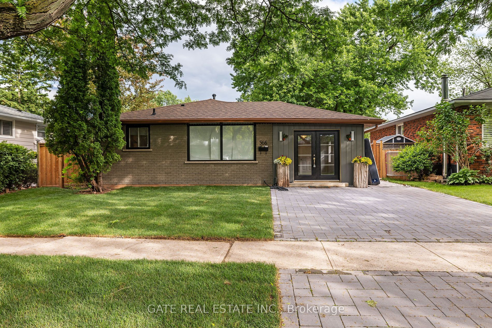 566 LOUISE Dr, Burlington, Ontario, Appleby