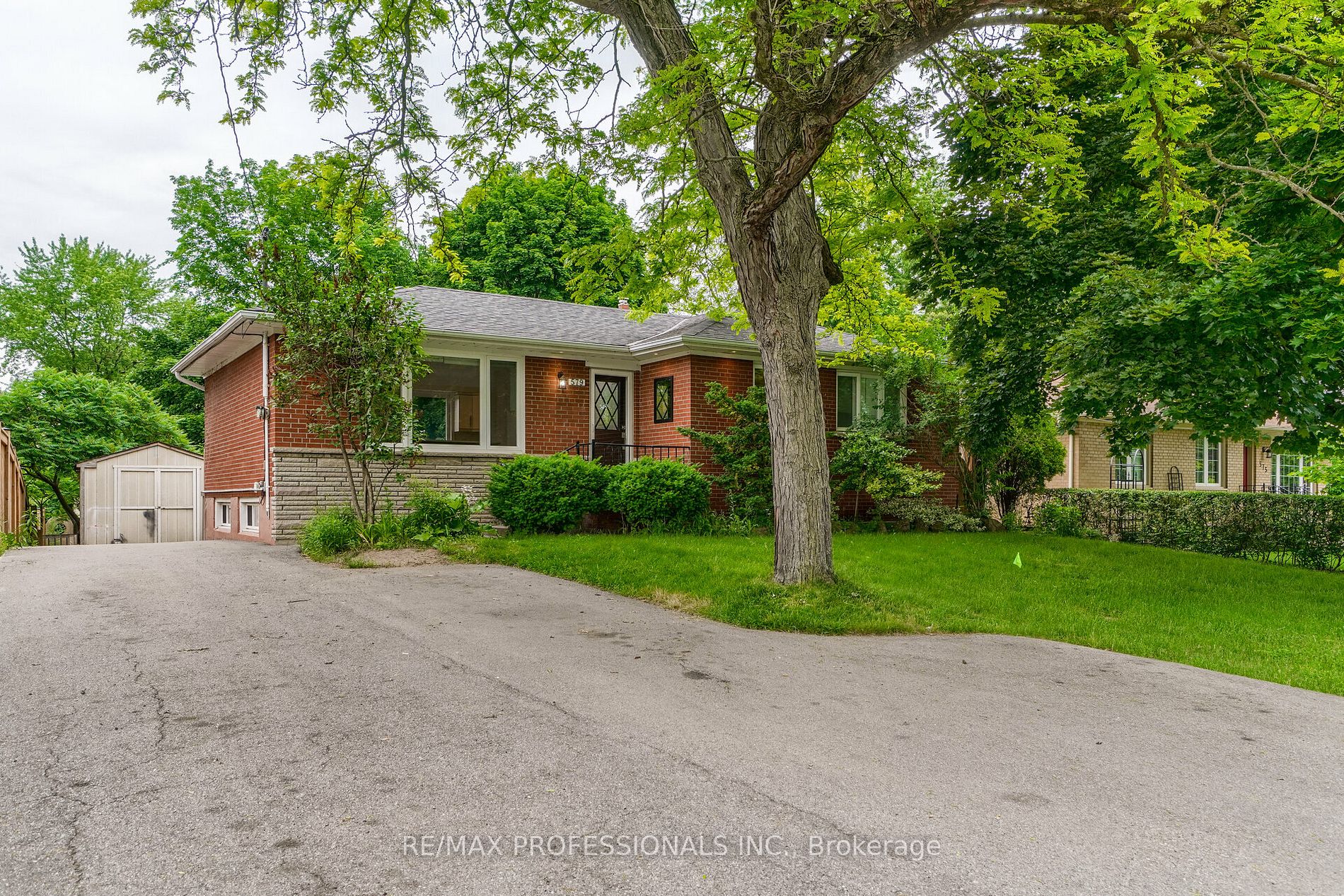 579 Lees Lane, Oakville, Ontario, Bronte East