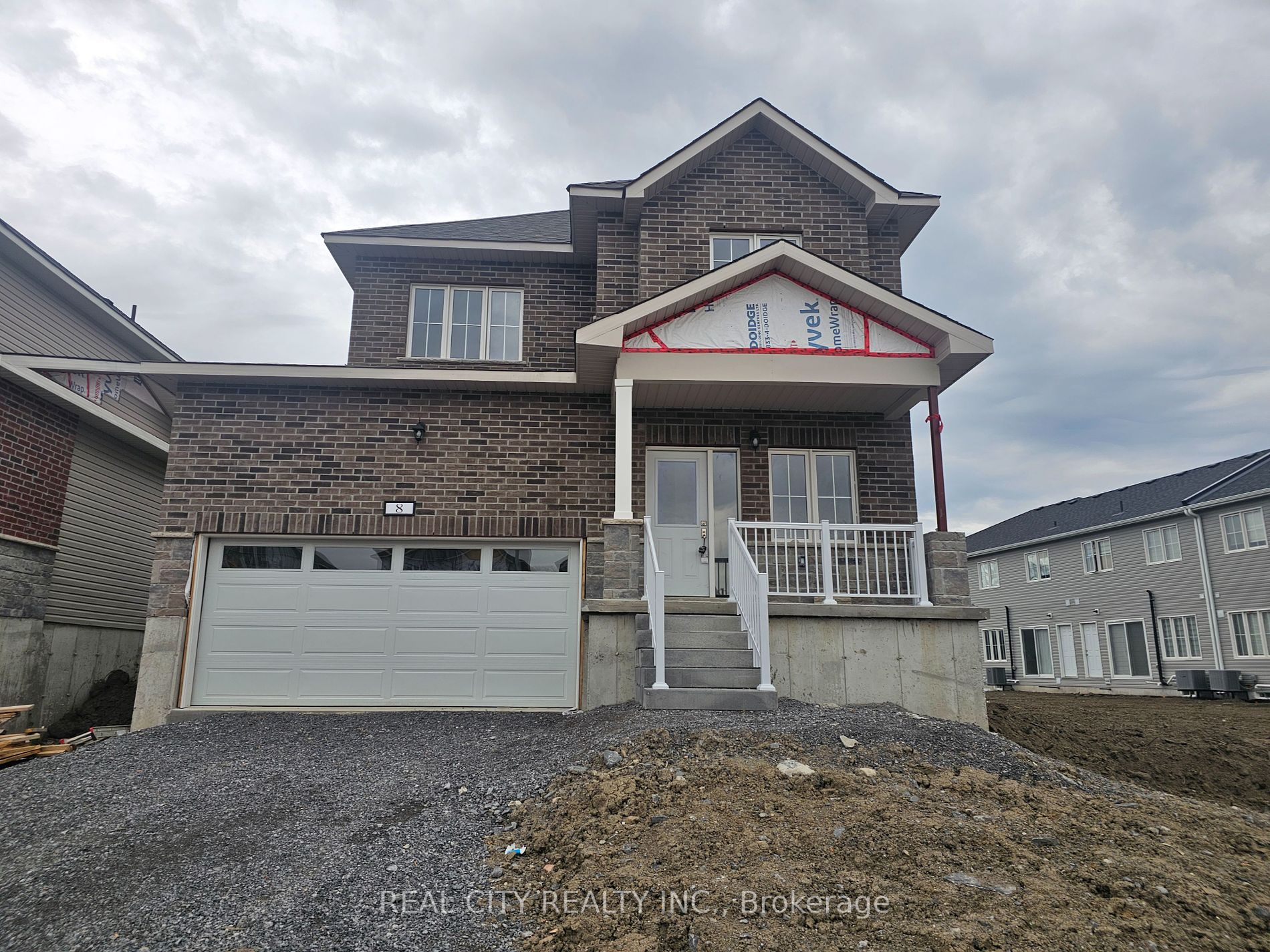 8 BRADDEN Cres, Belleville, Ontario, 