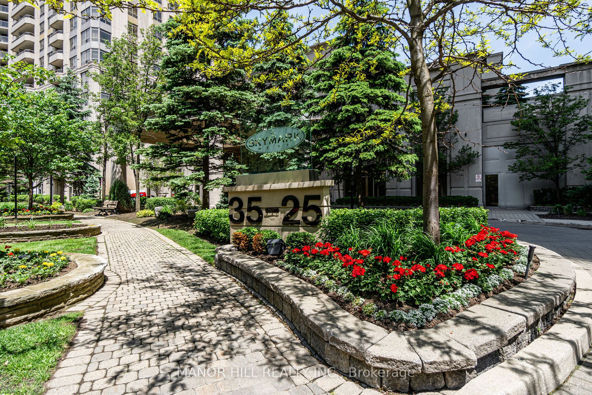 35 Kingsbridge Garden Circ, Mississauga, Ontario, Hurontario