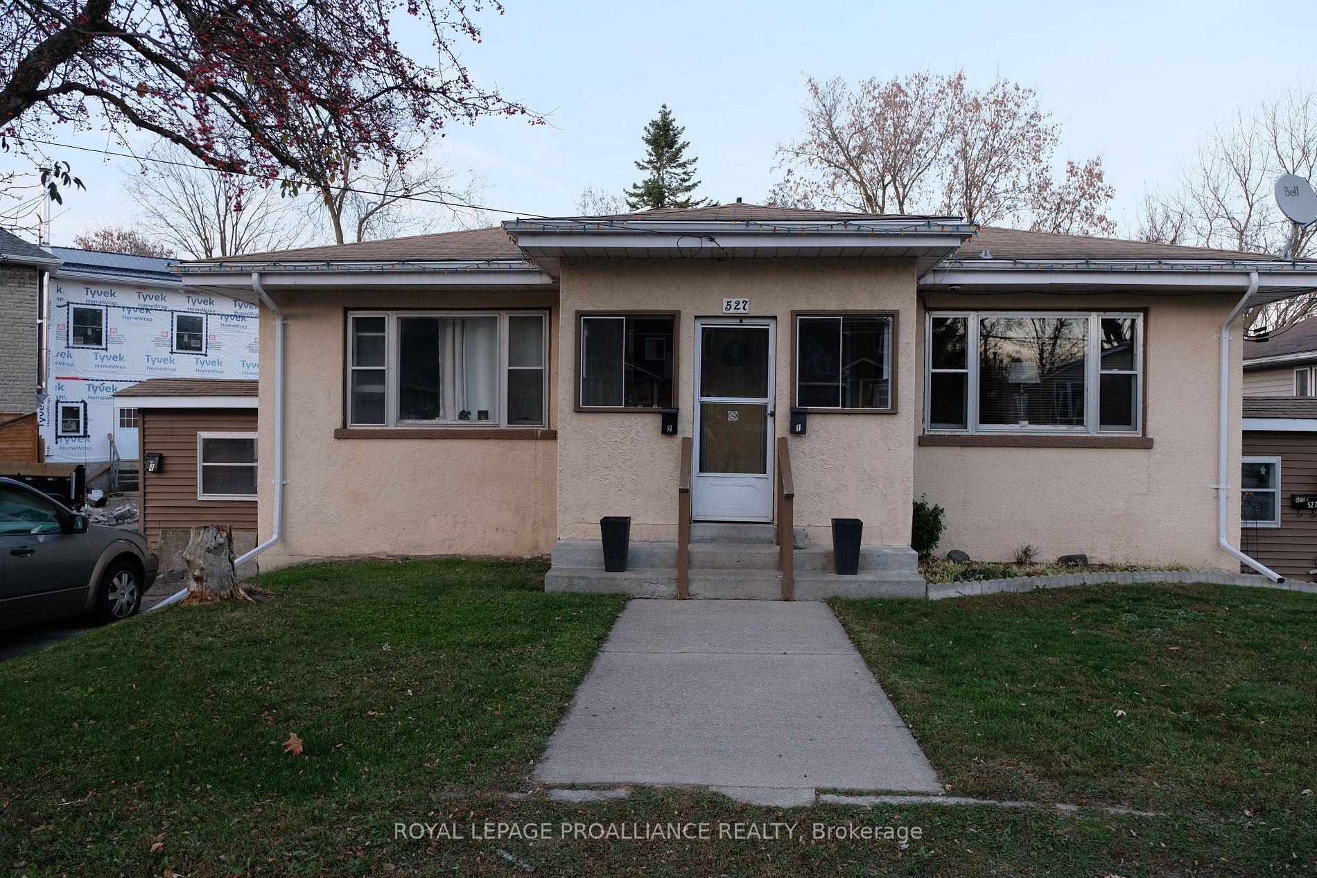 527 Front St, Quinte West, Ontario, 