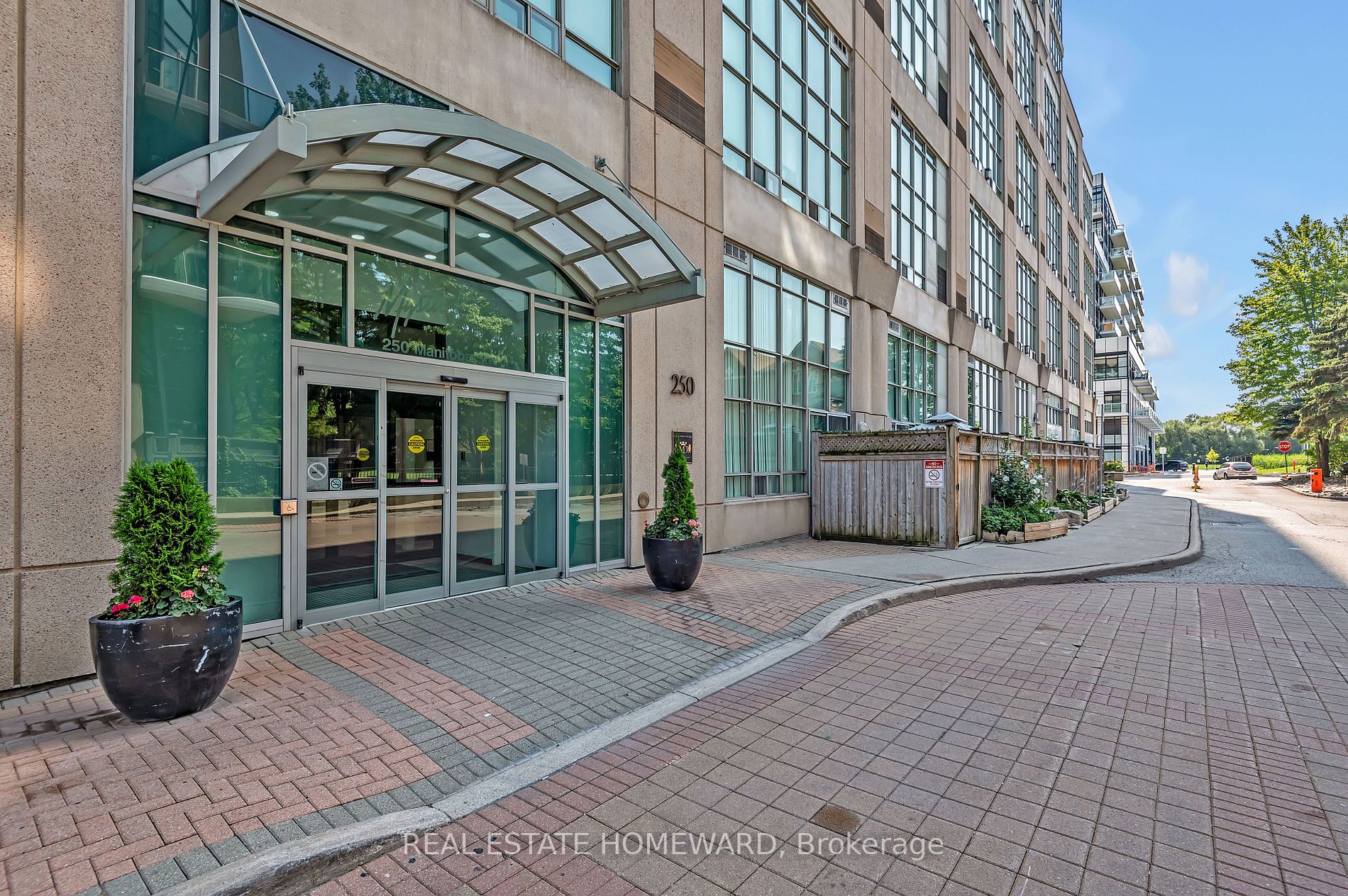 250 Manitoba St, Toronto, Ontario, Mimico