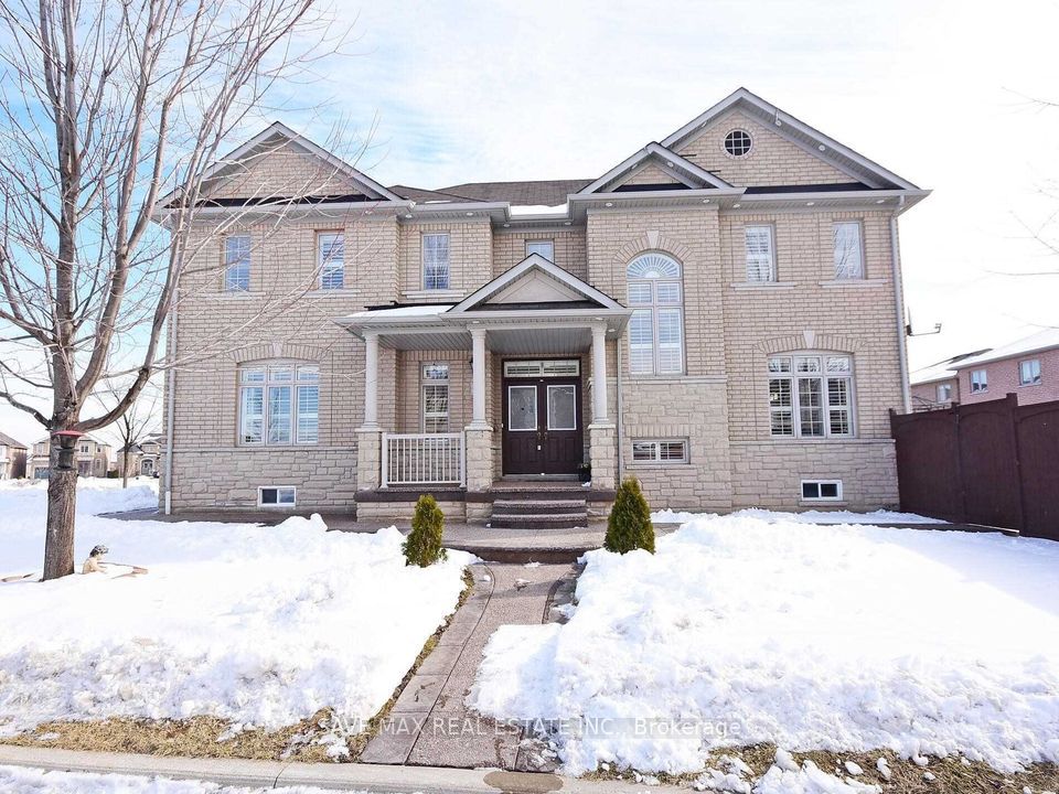 11 moss Way, Brampton, Ontario, Brampton North