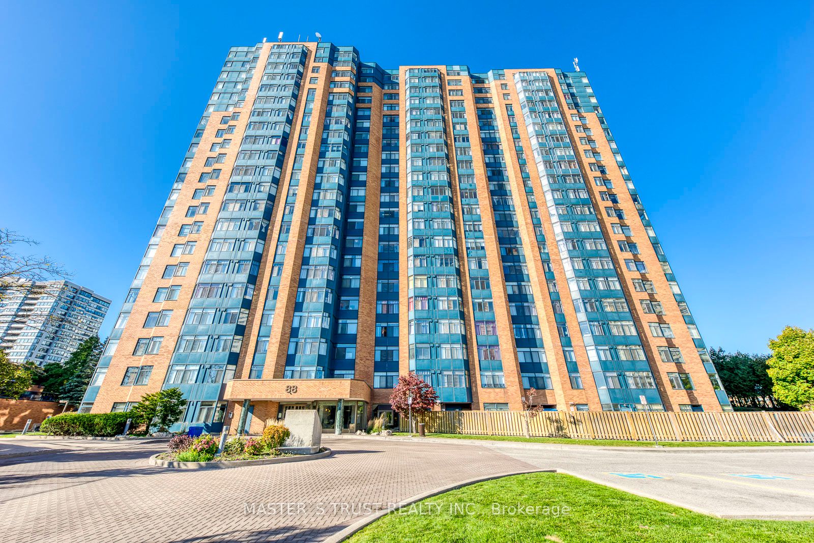 88 Alton Towers Circ, Toronto, Ontario, Milliken