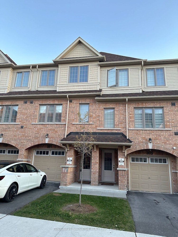 201 Royal Northern Path, Oshawa, Ontario, Windfields