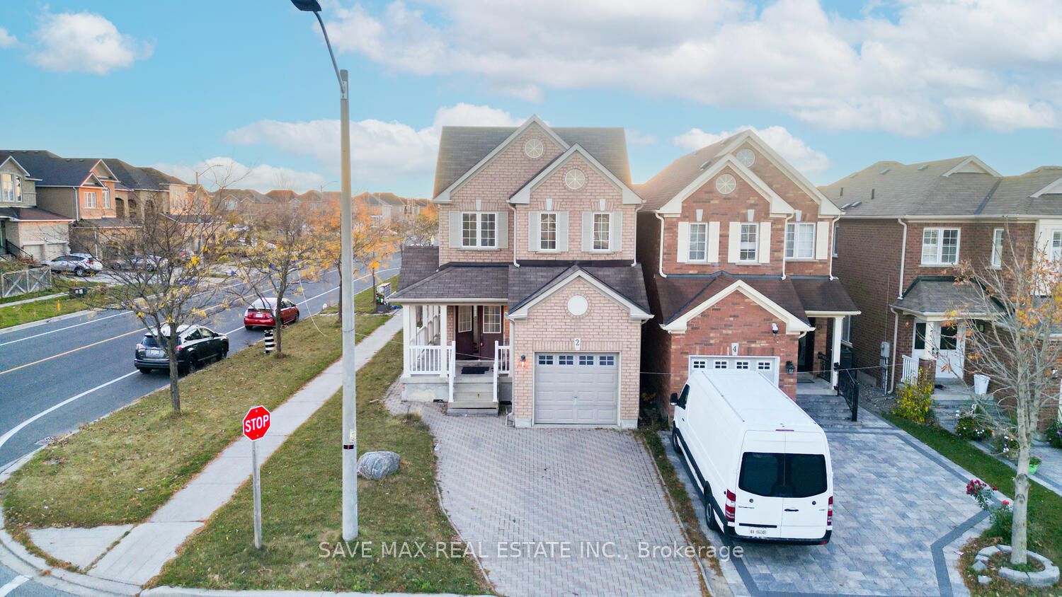 2 Lahore Cres, Markham, Ontario, Cedarwood