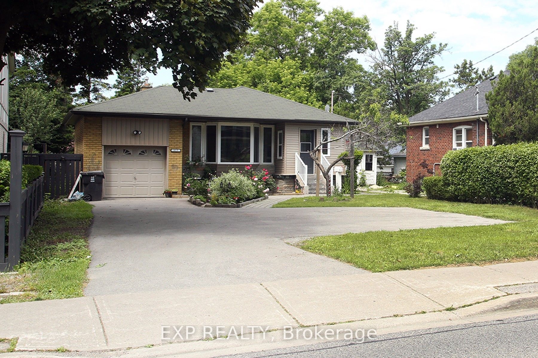 812 Kennedy Rd, Toronto, Ontario, Ionview