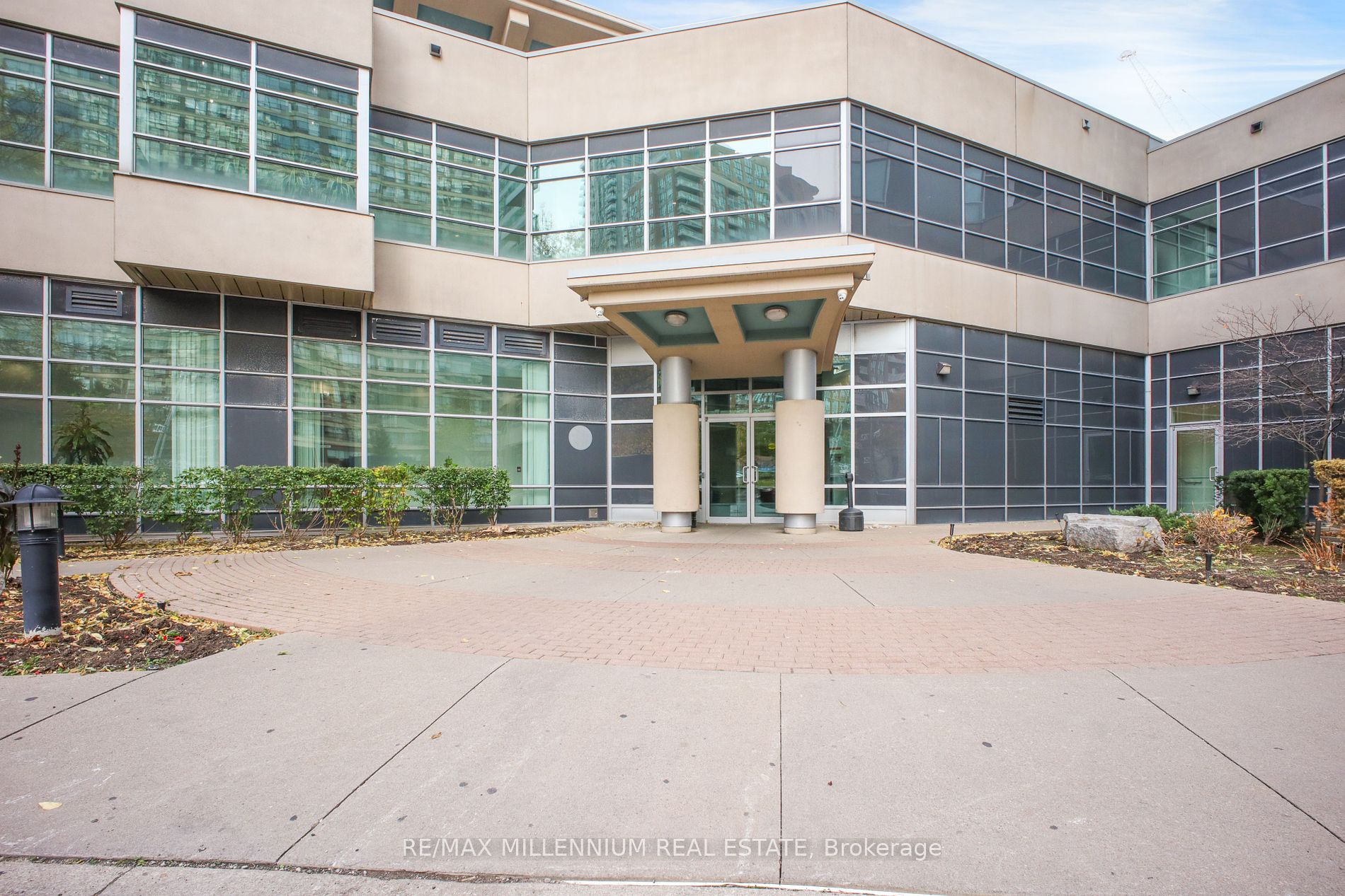 33 Elm Dr, Mississauga, Ontario, City Centre