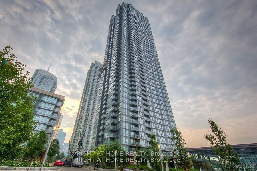 11 Brunel Crt, Toronto, Ontario, Waterfront Communities C1