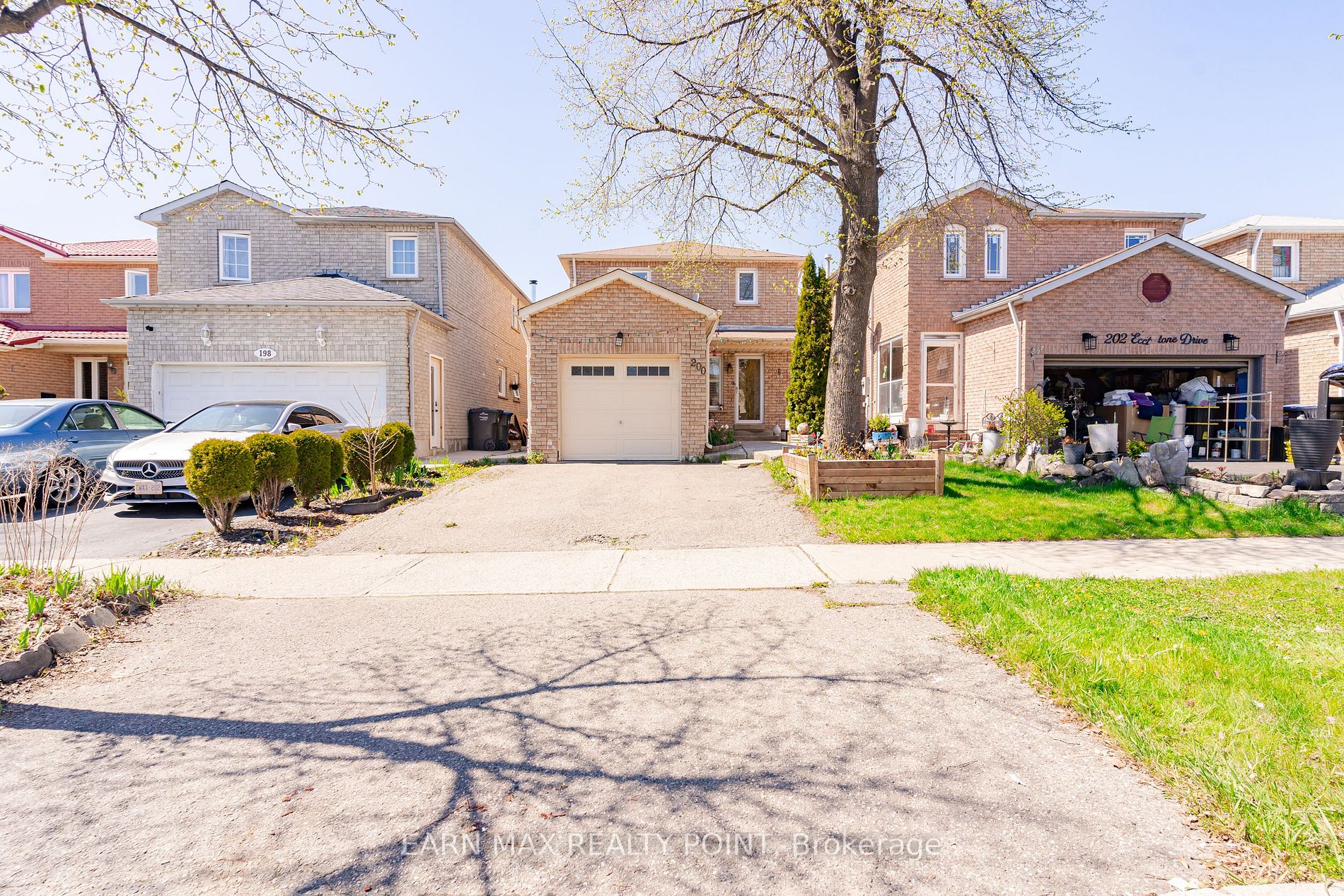 200 Ecclestone Dr, Brampton, Ontario, Brampton West