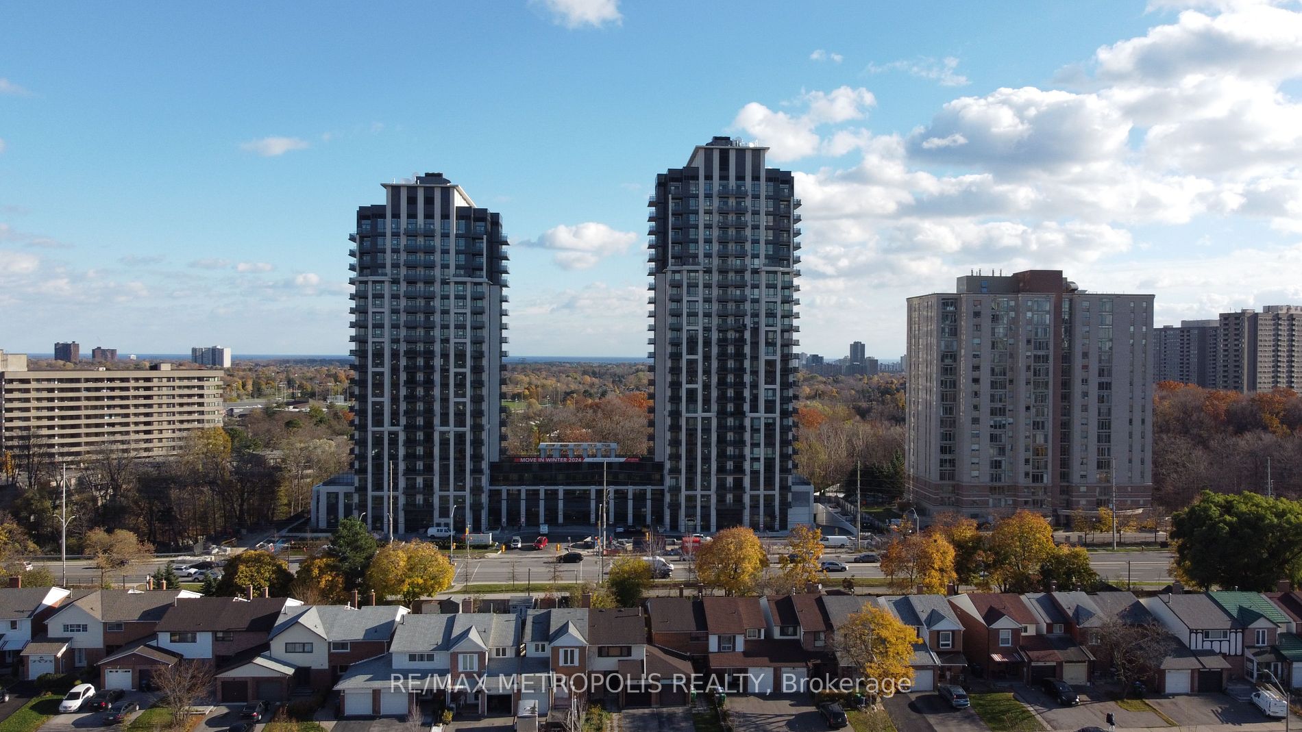 202 Burnhamthorpe Rd E, Mississauga, Ontario, City Centre