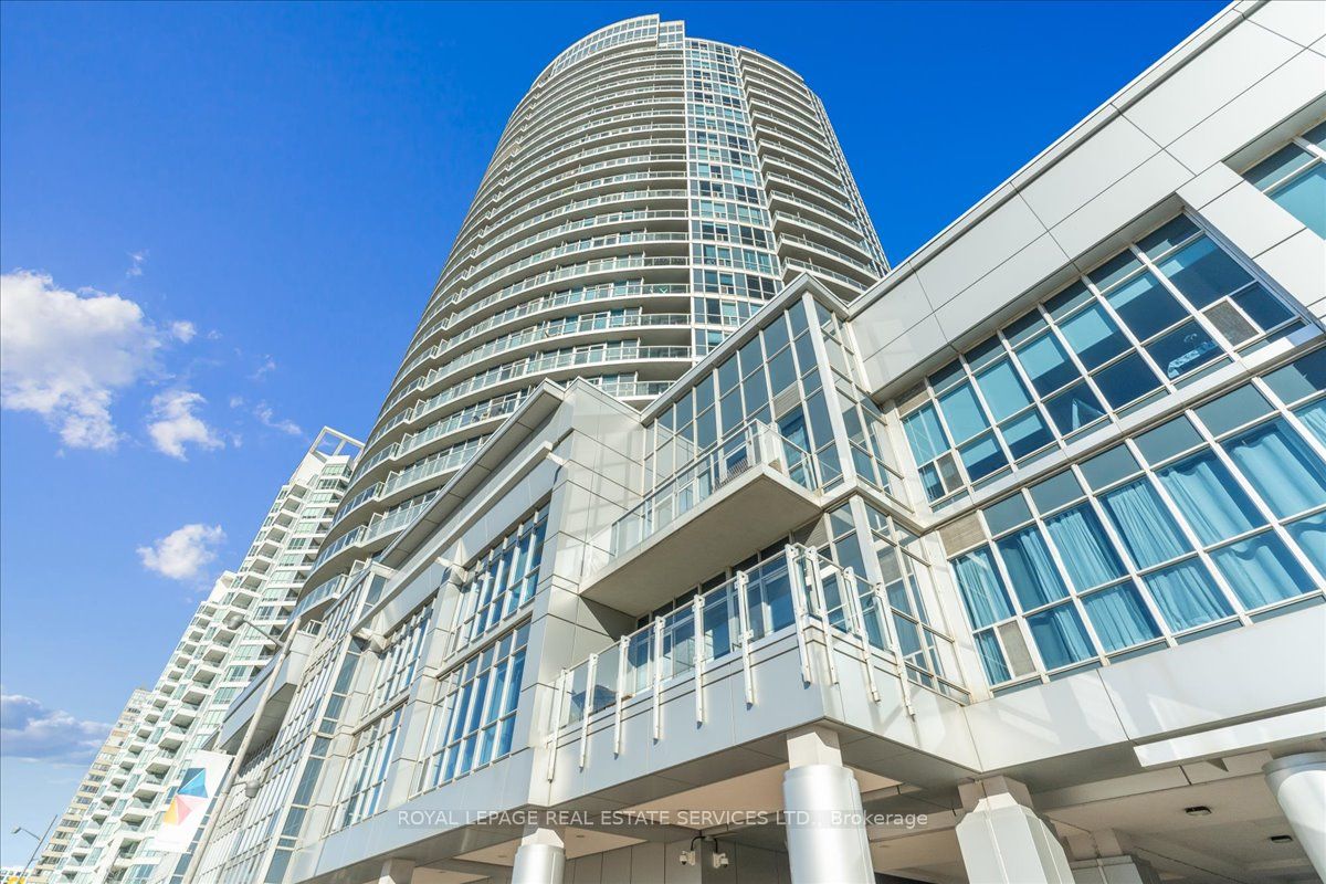 218 Queens Quay  W, Toronto, Ontario, Waterfront Communities C1