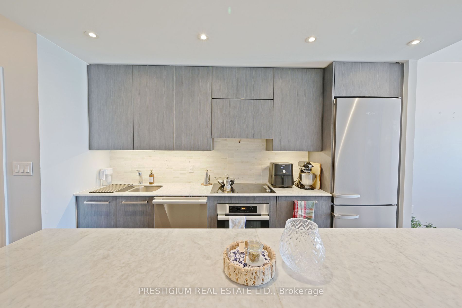 8 The Esplanade, Toronto, Ontario, Waterfront Communities C8