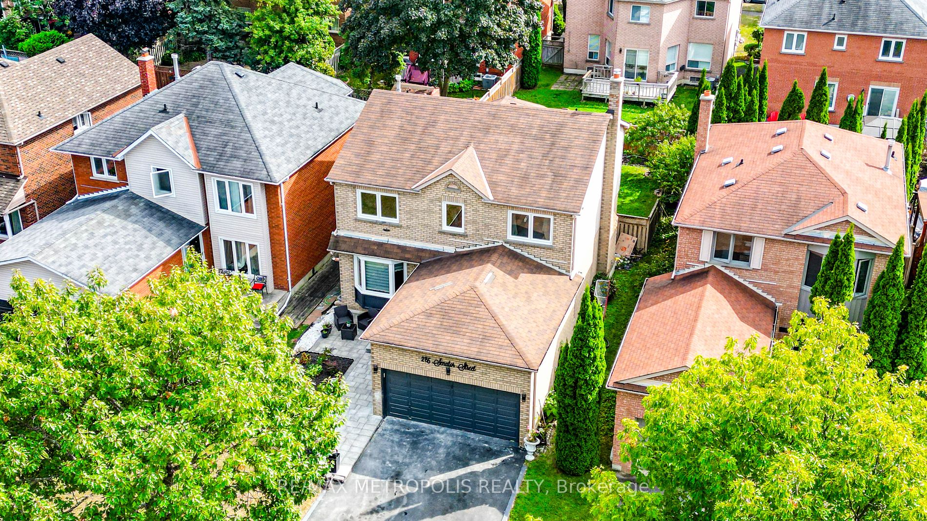 285 Senator St, Pickering, Ontario, Highbush