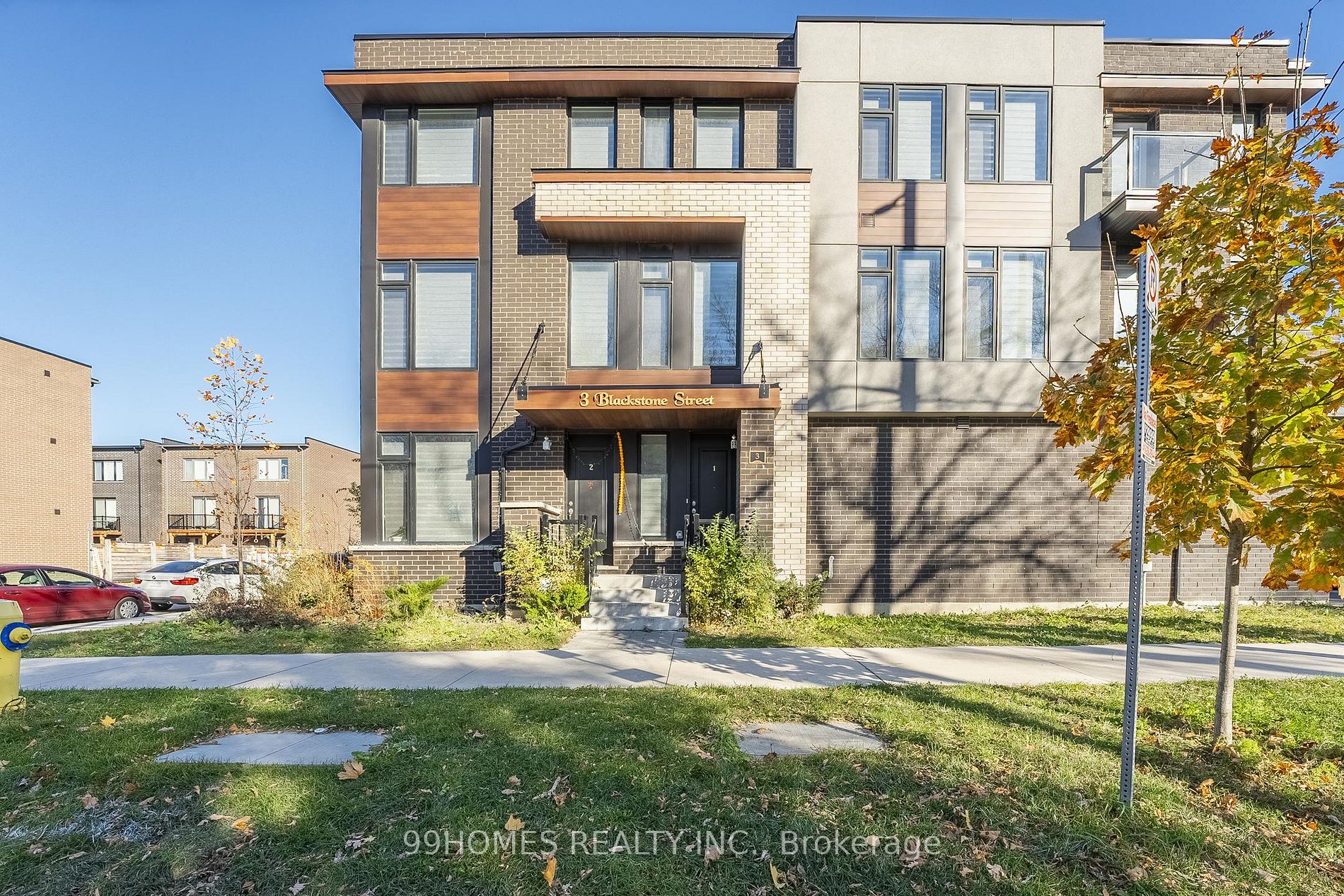 3 Blackstone St, Toronto, Ontario, Rustic