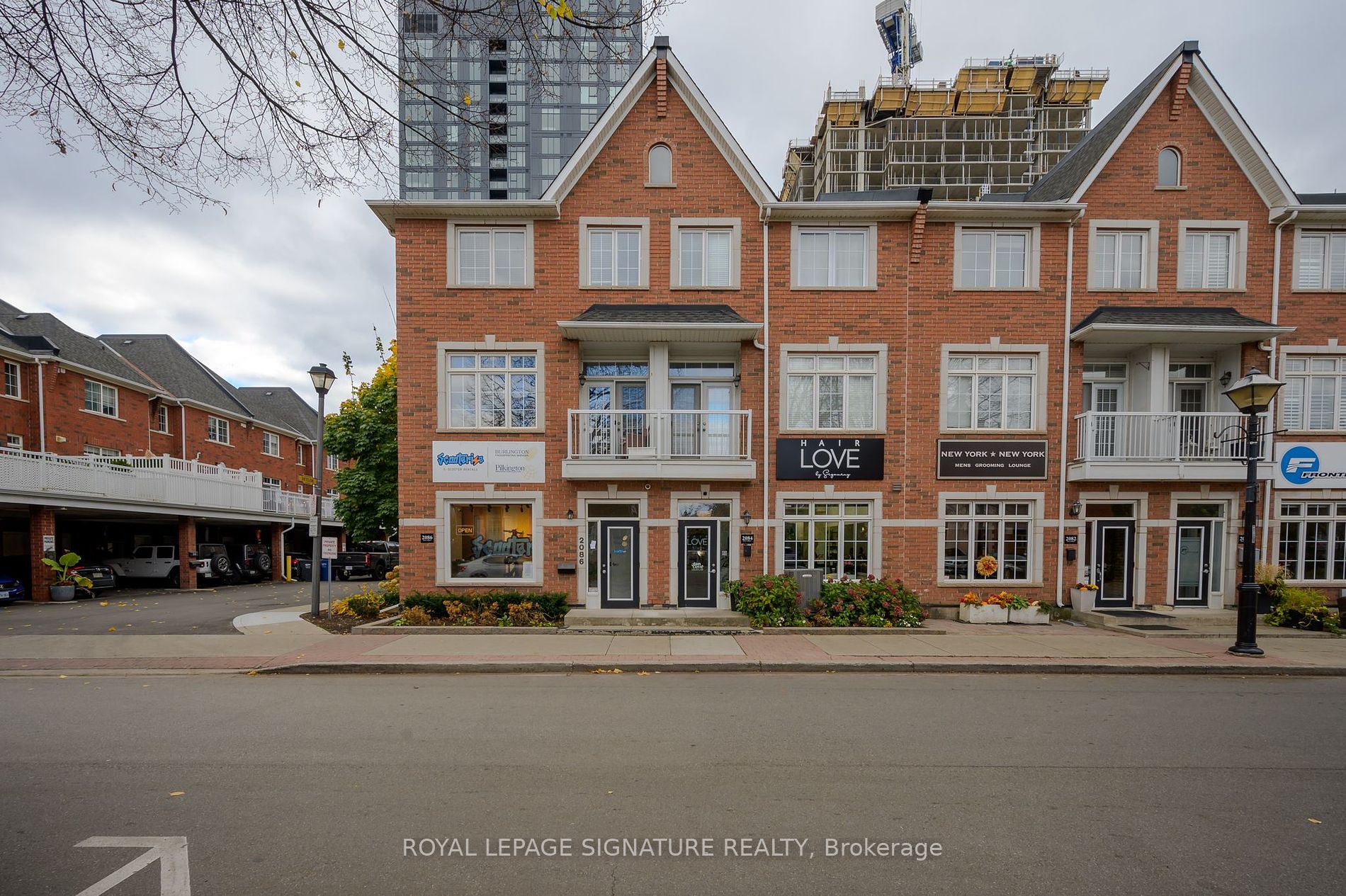 2086 Pine St, Burlington, Ontario, Brant