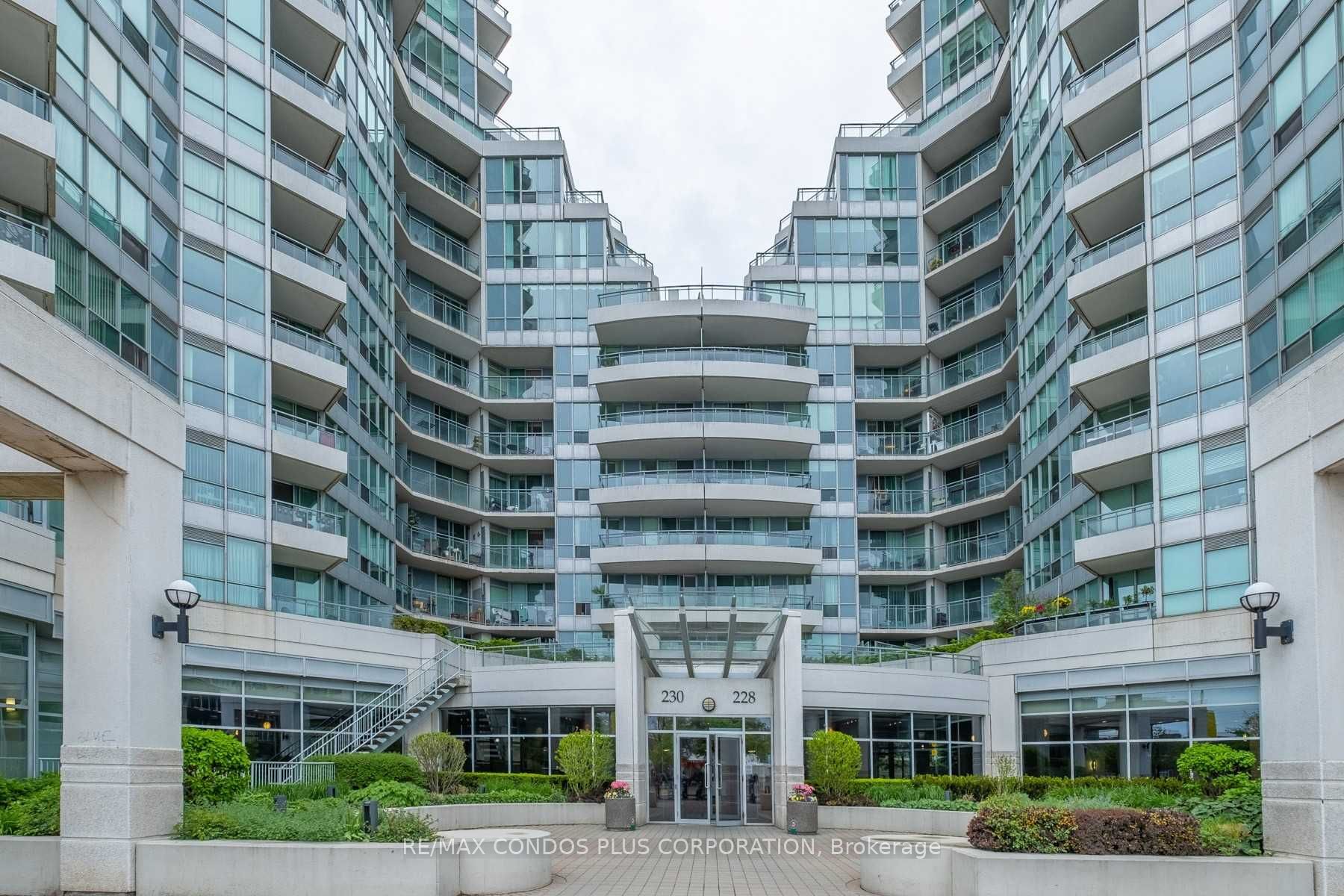 230 Queens Quay West Quay, Toronto, Ontario, Waterfront Communities C1