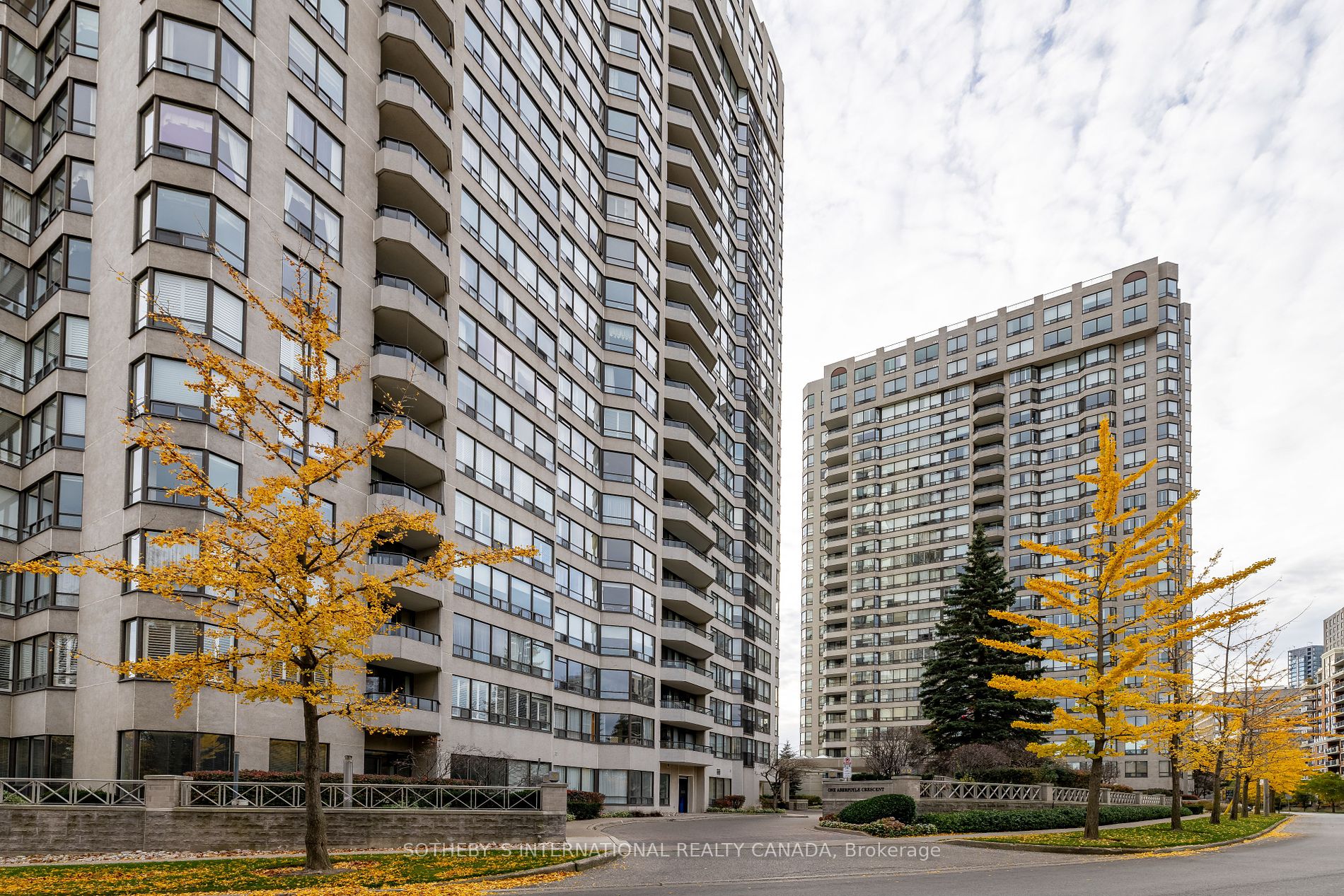 1 Aberfoyle Cres, Toronto, Ontario, Islington-City Centre West