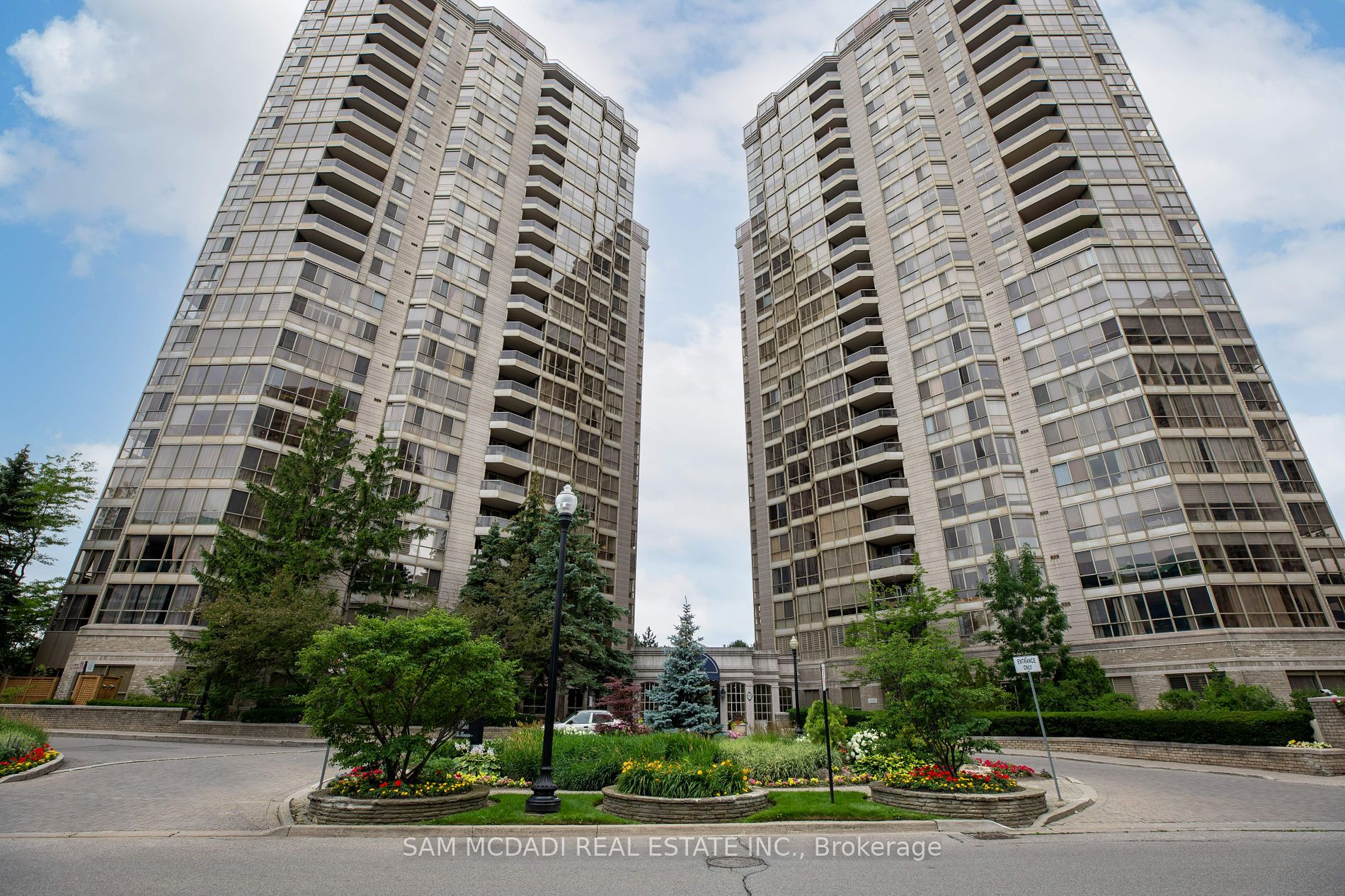 55 Kingsbridge Garden Circ, Mississauga, Ontario, Hurontario