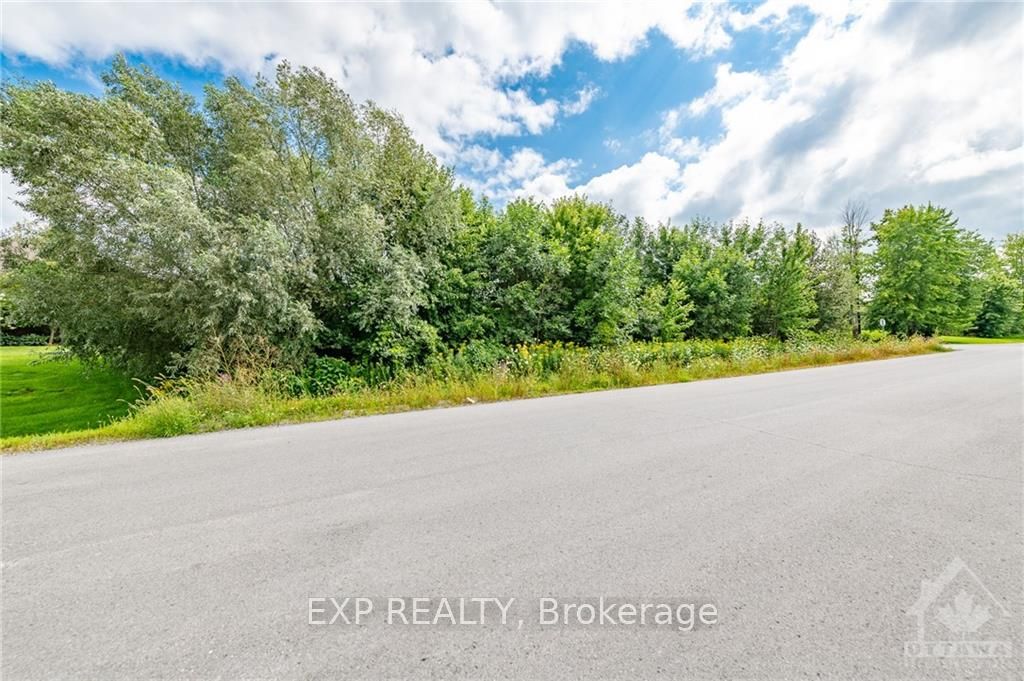 496 TULLAMORE St, Blossom Park - Airport and Area, Ontario, 2603 - Riverside South