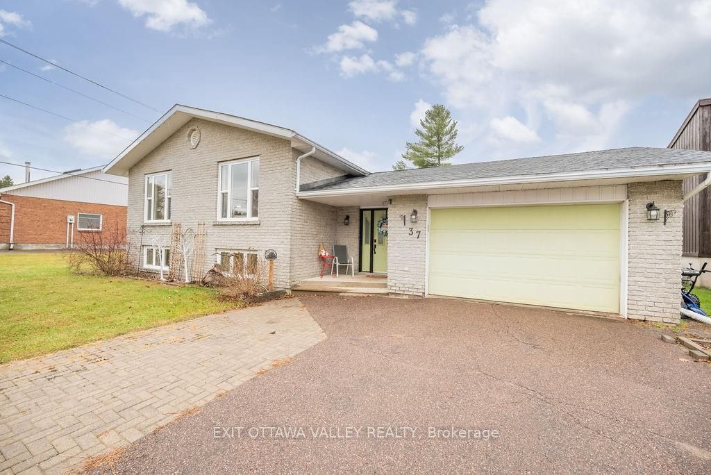 37 THOMAS St, Deep River, Ontario, 510 - Deep River