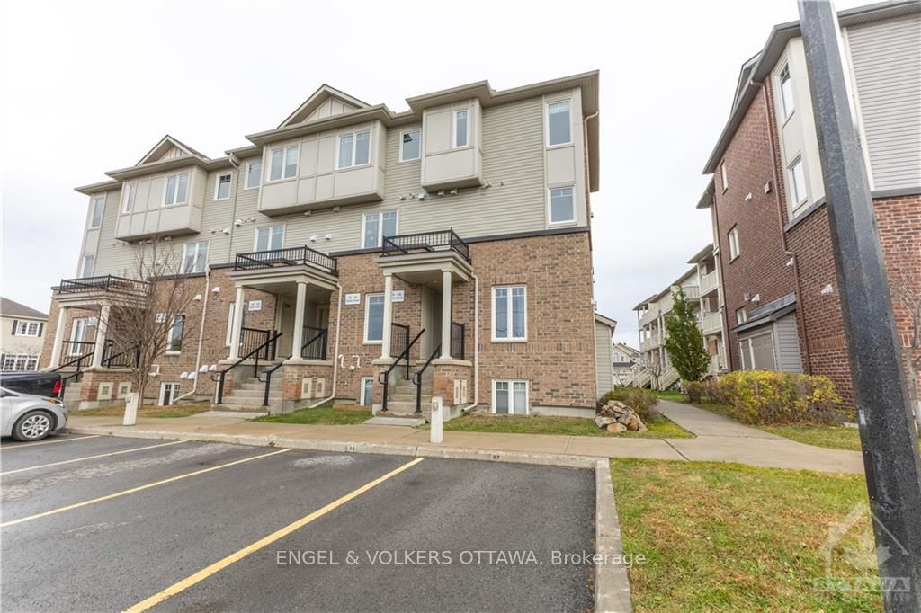 218 SHANLY, Barrhaven, Ontario, 7708 - Barrhaven - Stonebridge