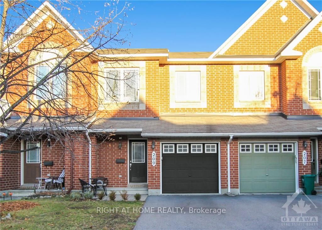 209 MOSS GROVE St, Barrhaven, Ontario, 7709 - Barrhaven - Strandherd