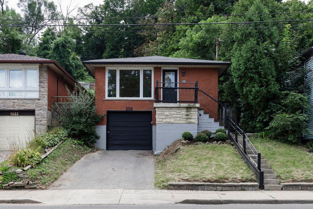 256 Charlton Ave E, Hamilton, Ontario, Corktown