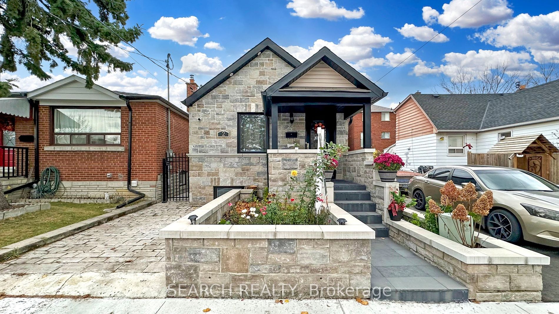 2 Birch Tree Cres, Toronto, Ontario, Mount Dennis