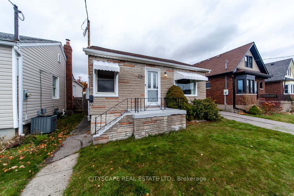 238 Mitchell Ave, Oshawa, Ontario, Central