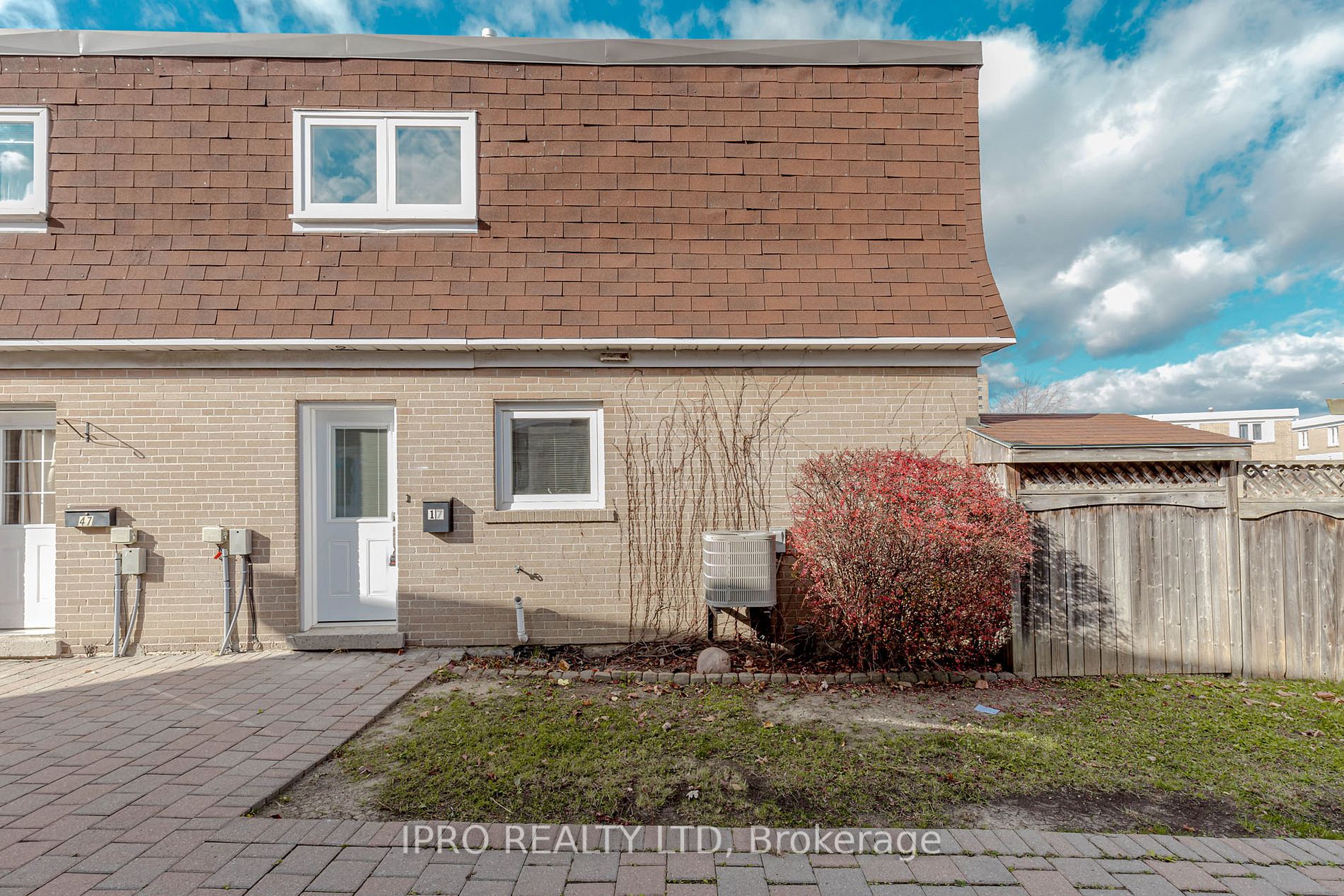 17 Town House Cres, Brampton, Ontario, Brampton East