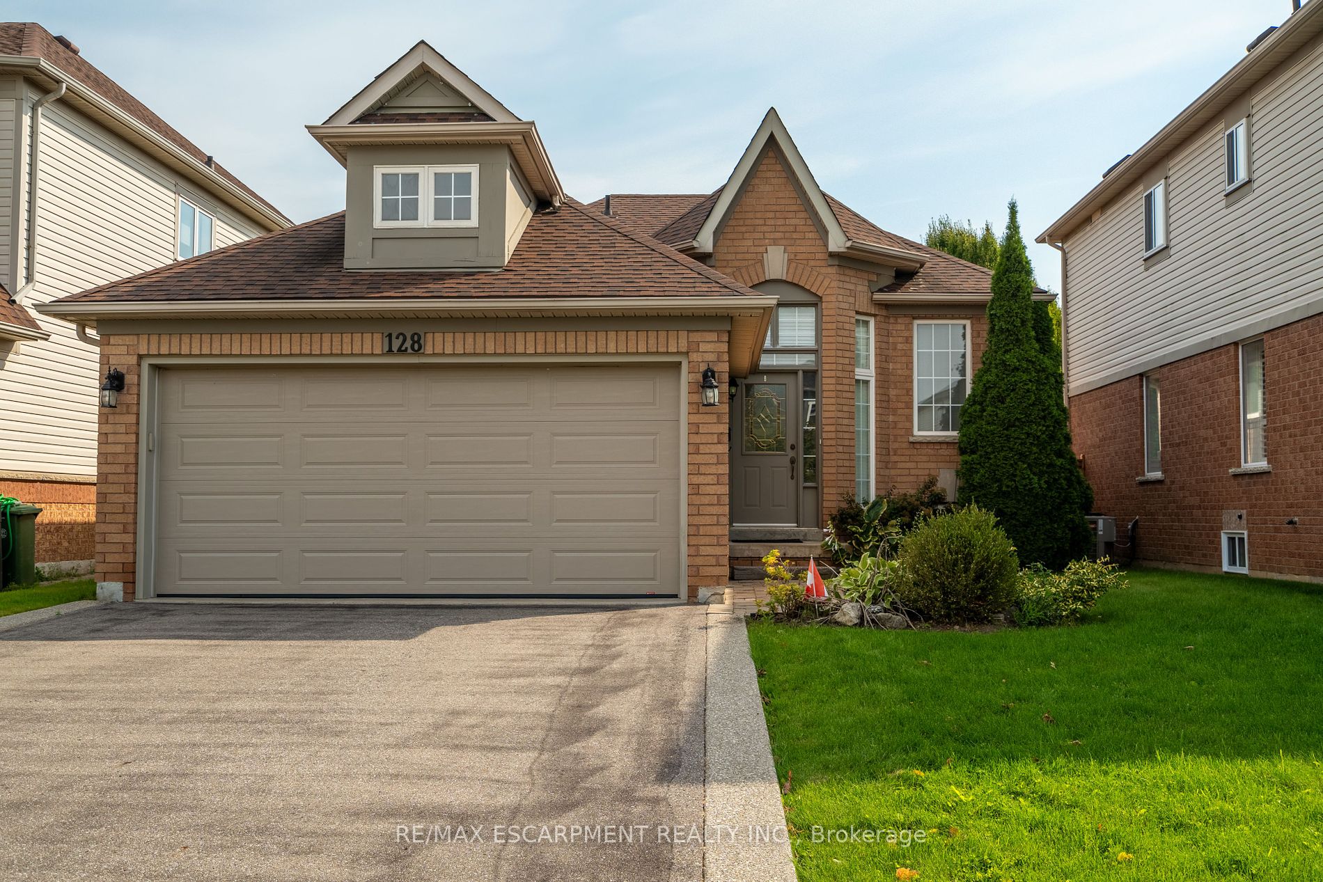 128 Riley St, Hamilton, Ontario, Waterdown