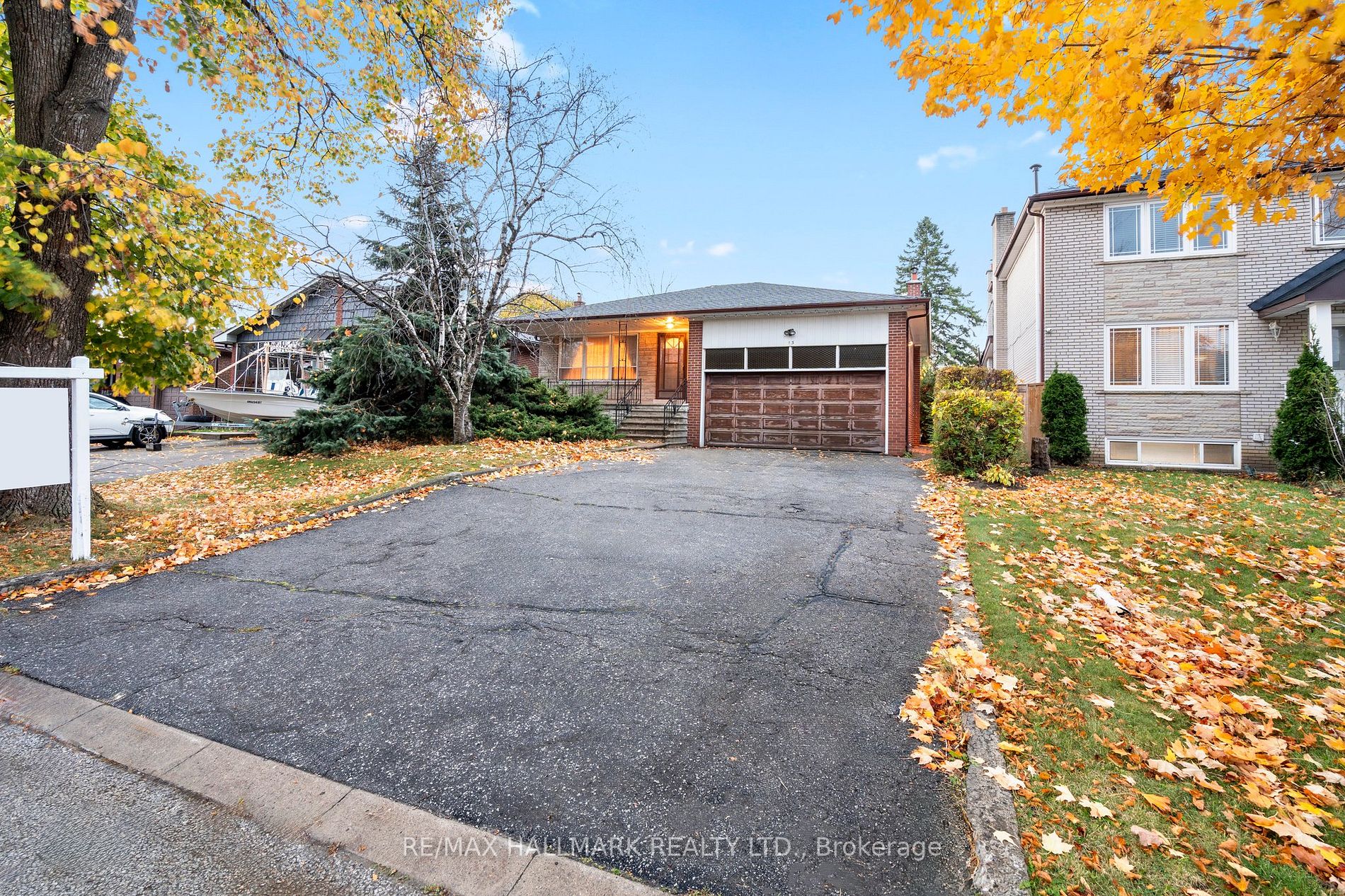 13 Hawthorne Rd, Toronto, Ontario, Kingsview Village-The Westway