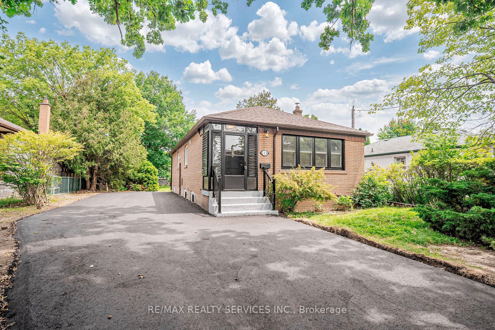 124 Mcmurchy Ave S, Brampton, Ontario, Brampton South