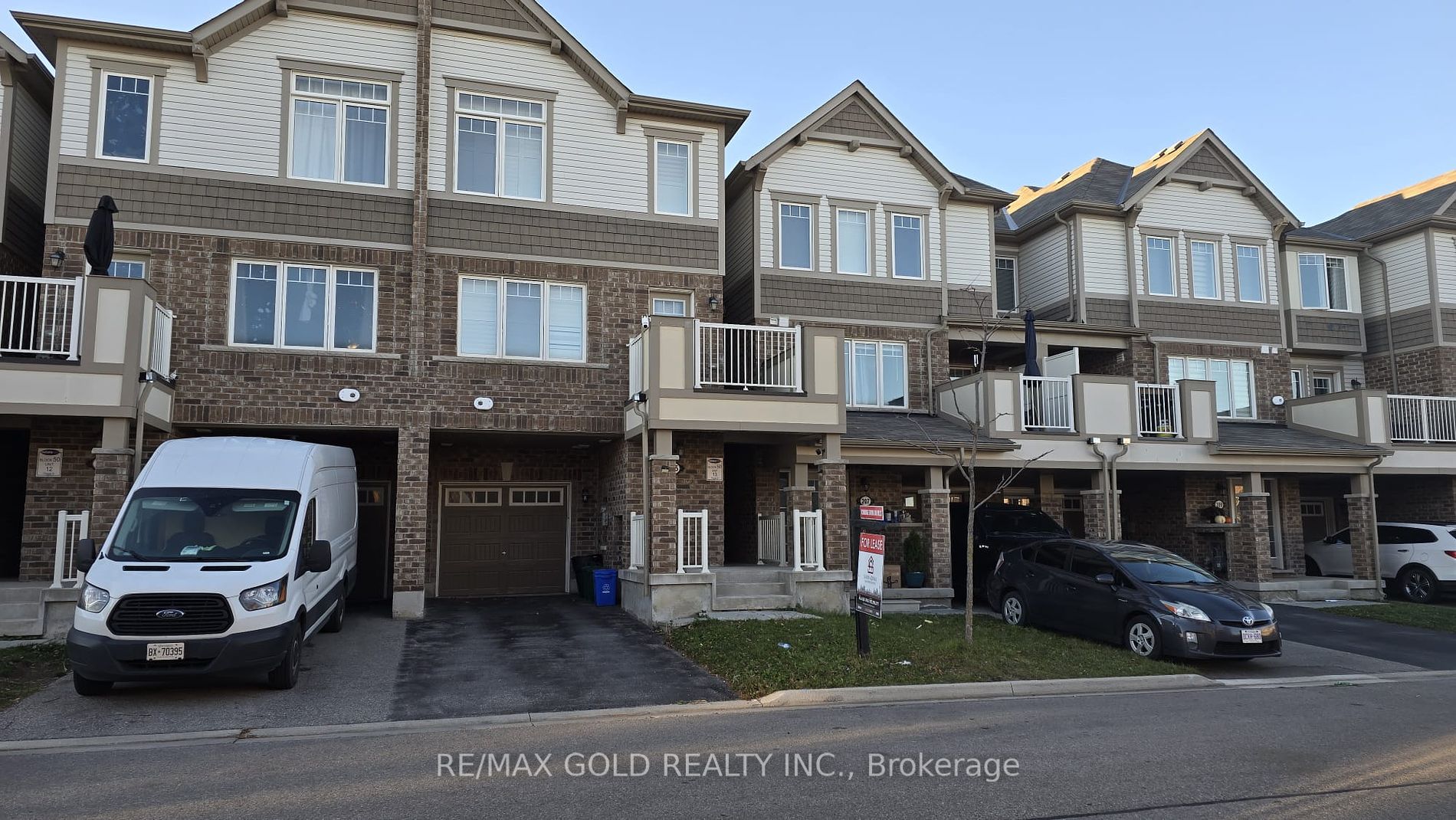 205 Lemieux Crt, Milton, Ontario, Ford