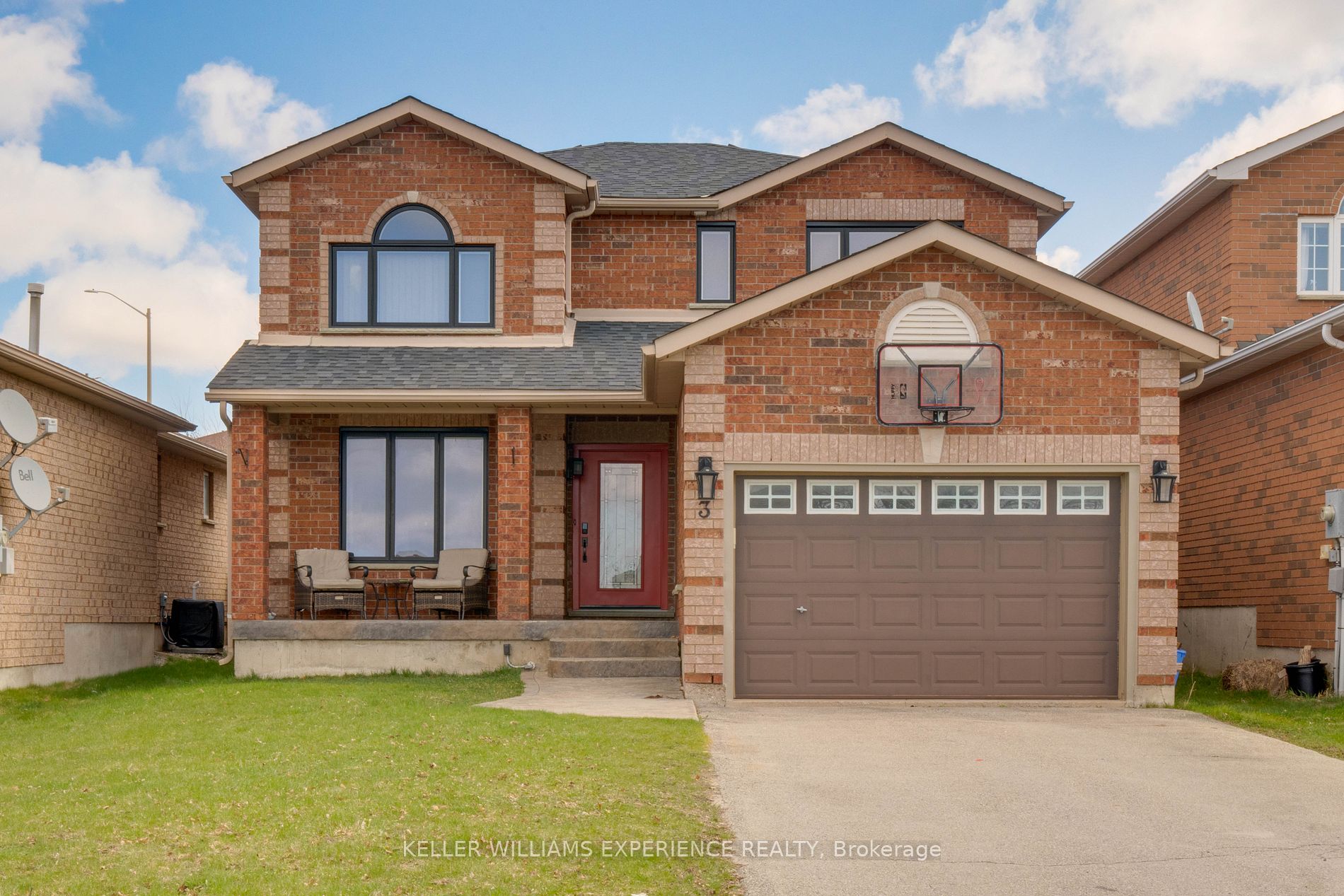 3 Logan Crt, Barrie, Ontario, Holly