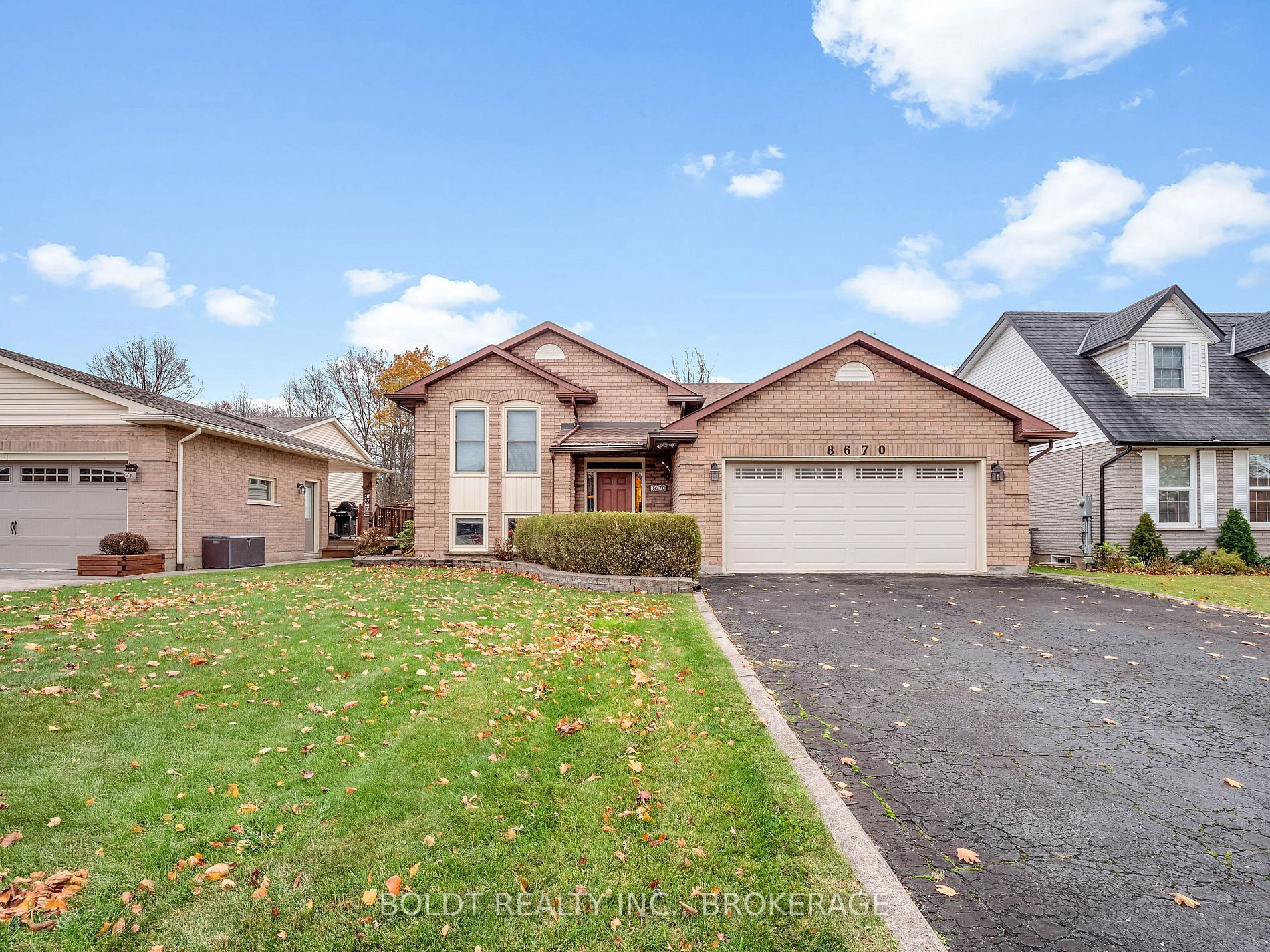 8670 Regan Dr, Niagara Falls, Ontario, 223 - Chippawa