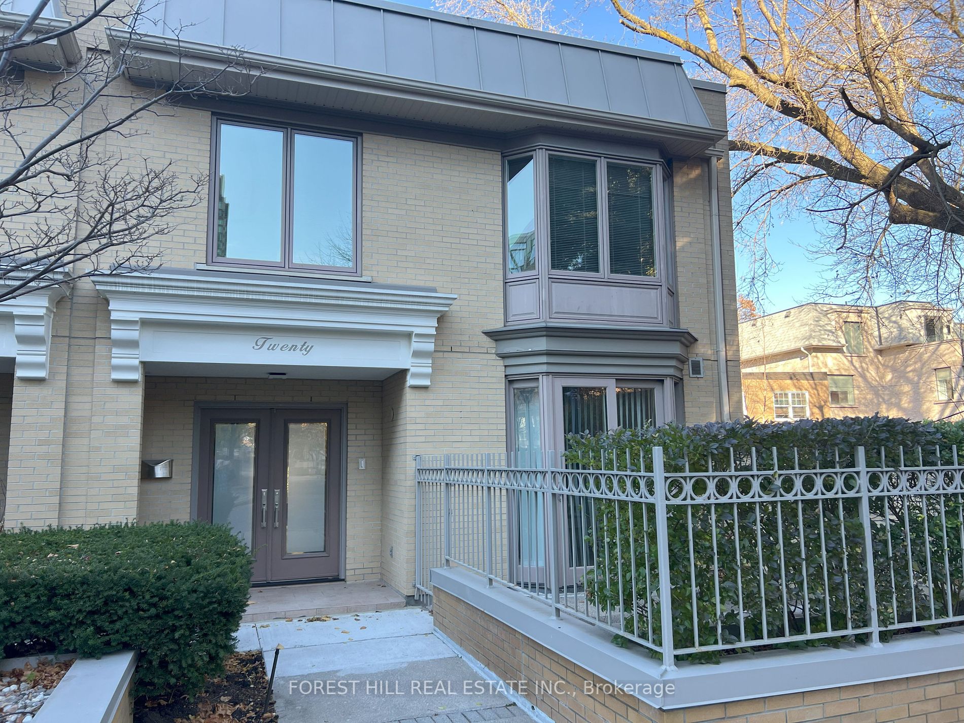 20 Lower Village Gate, Toronto, Ontario, Forest Hill South